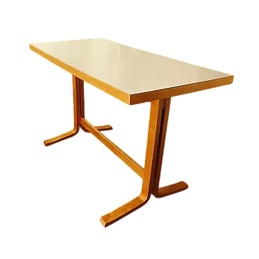 Table with Umakart Top