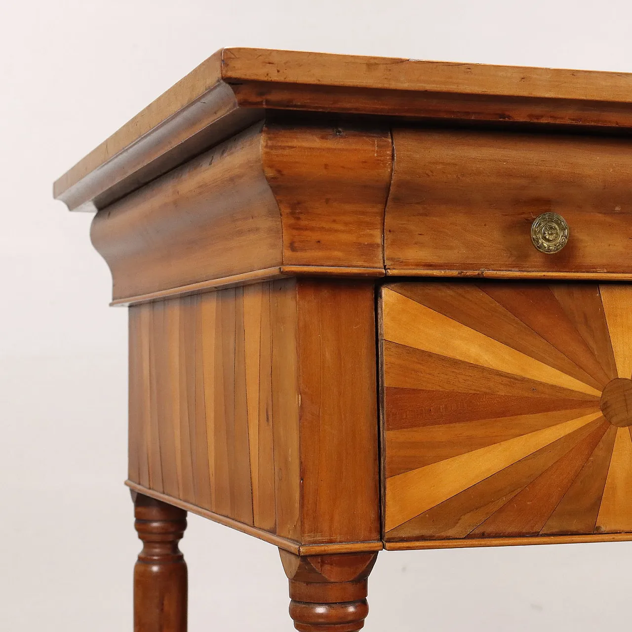 Louis Philippe desk veneered in maple and cherry, mid-19th century 4