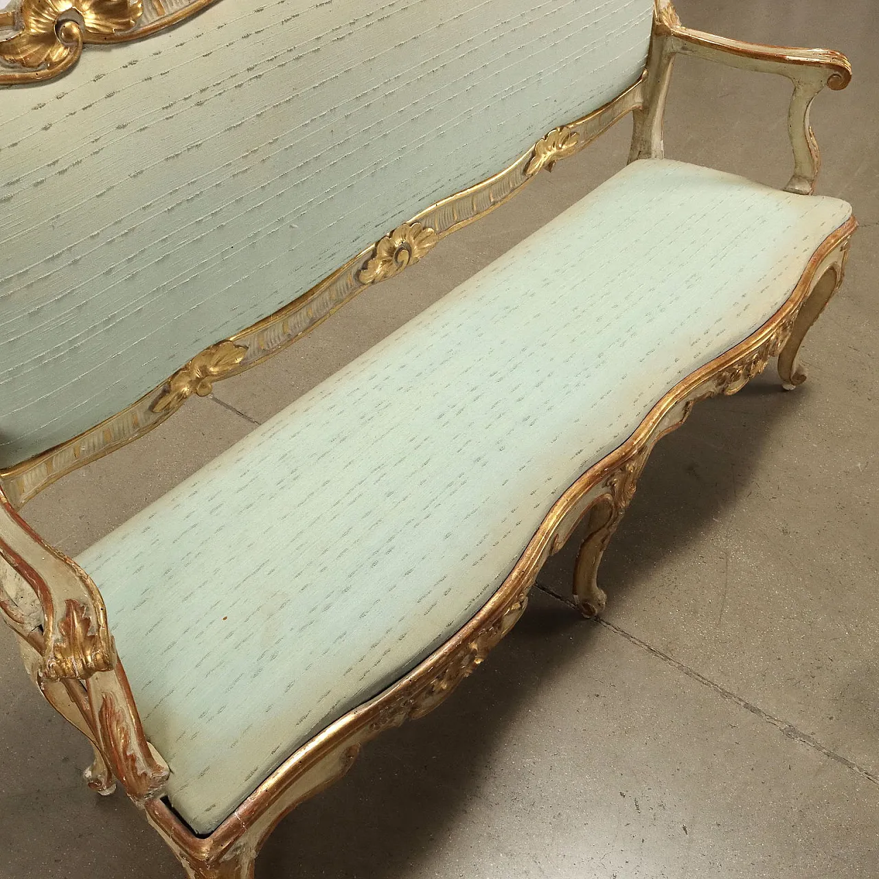 Divano Eclettico in legno intagliato, dorato e laccato, metà '800 10