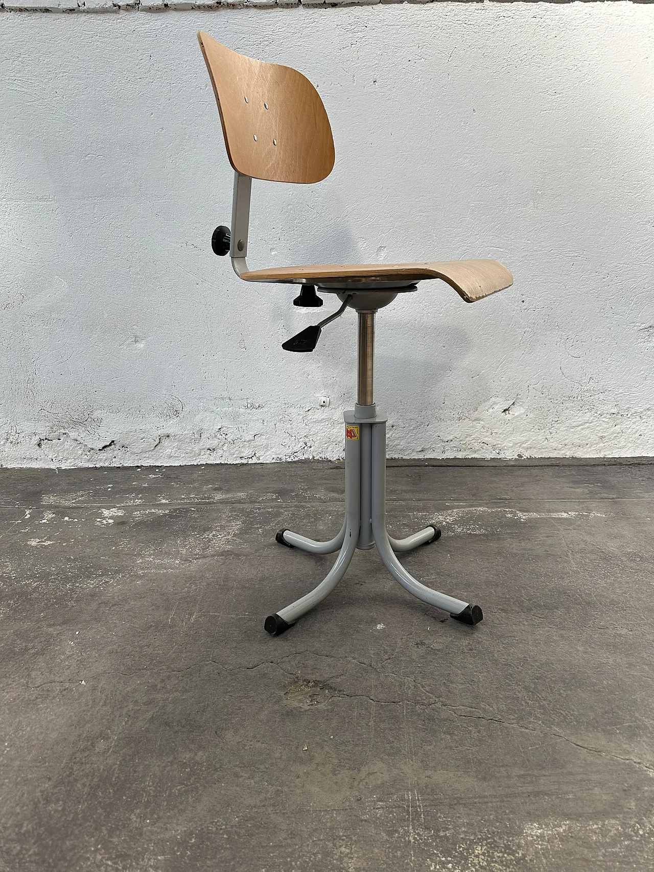 Industrial chair by Bao, 70s 4