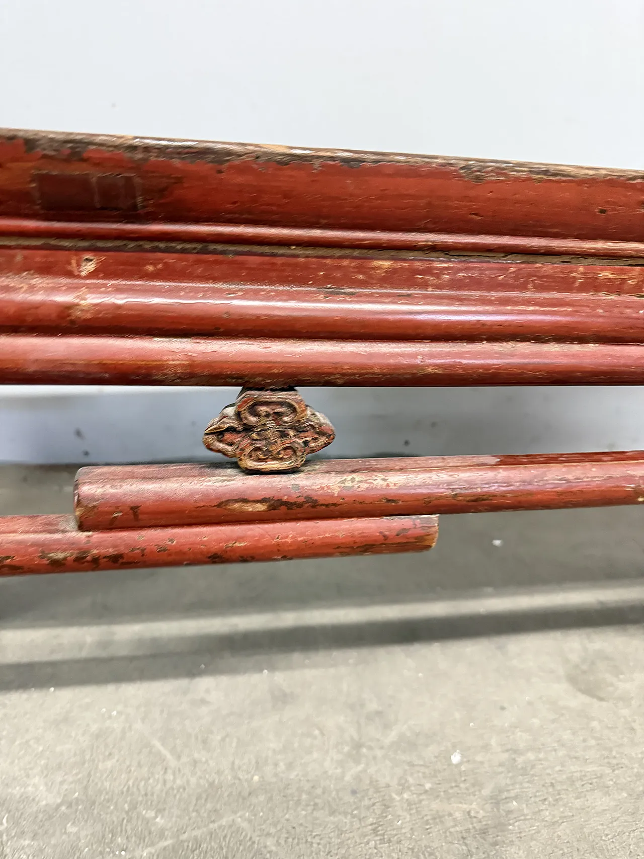 Chinese red lacquered bench, 20th century 6