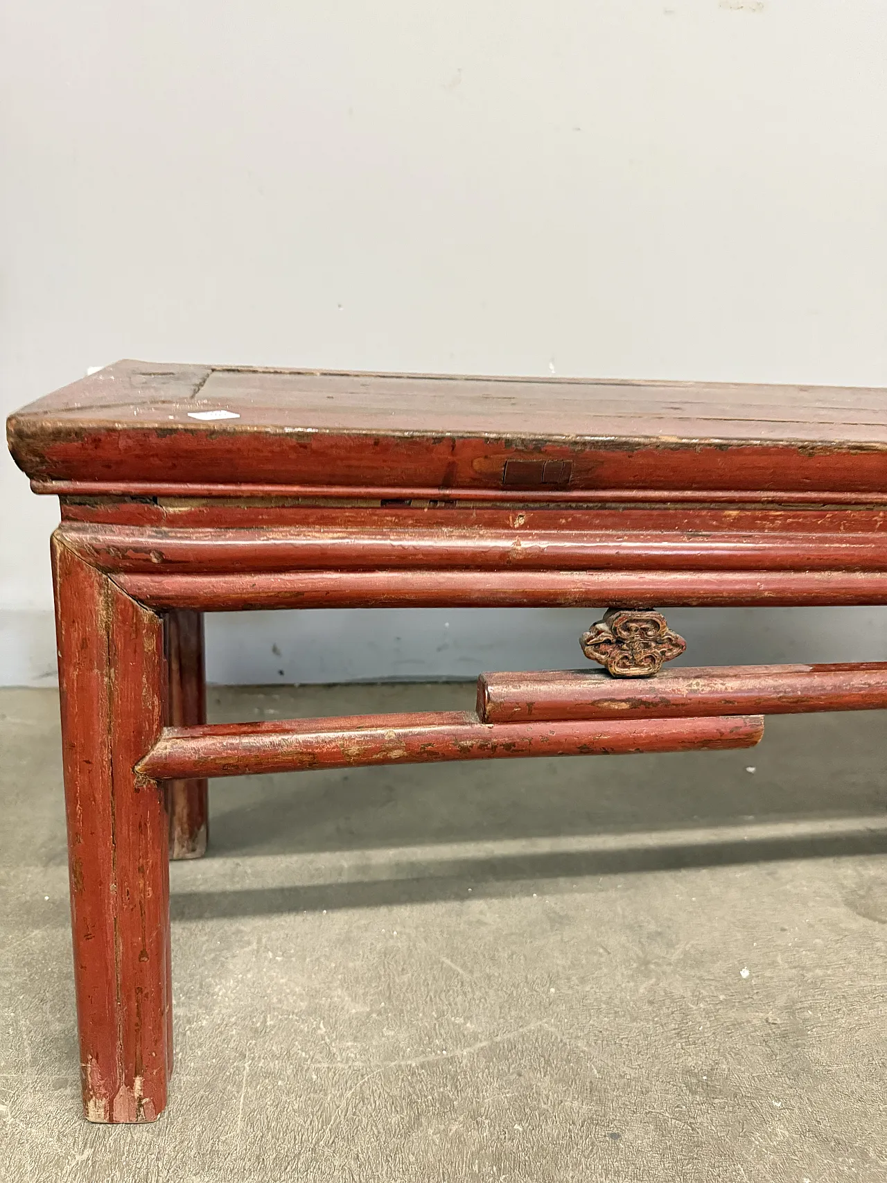 Chinese red lacquered bench, 20th century 7