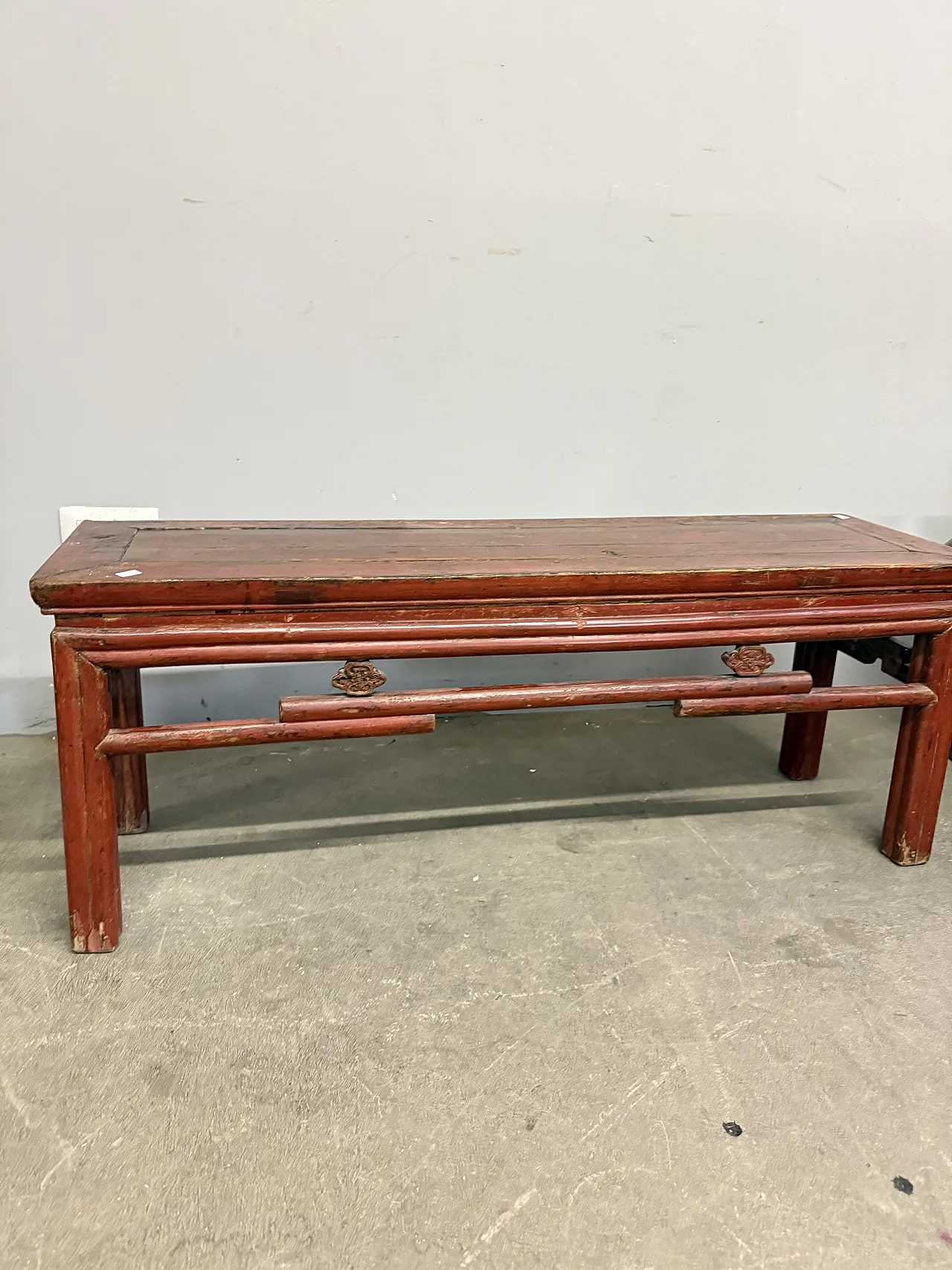 Chinese red lacquered bench, 20th century 8