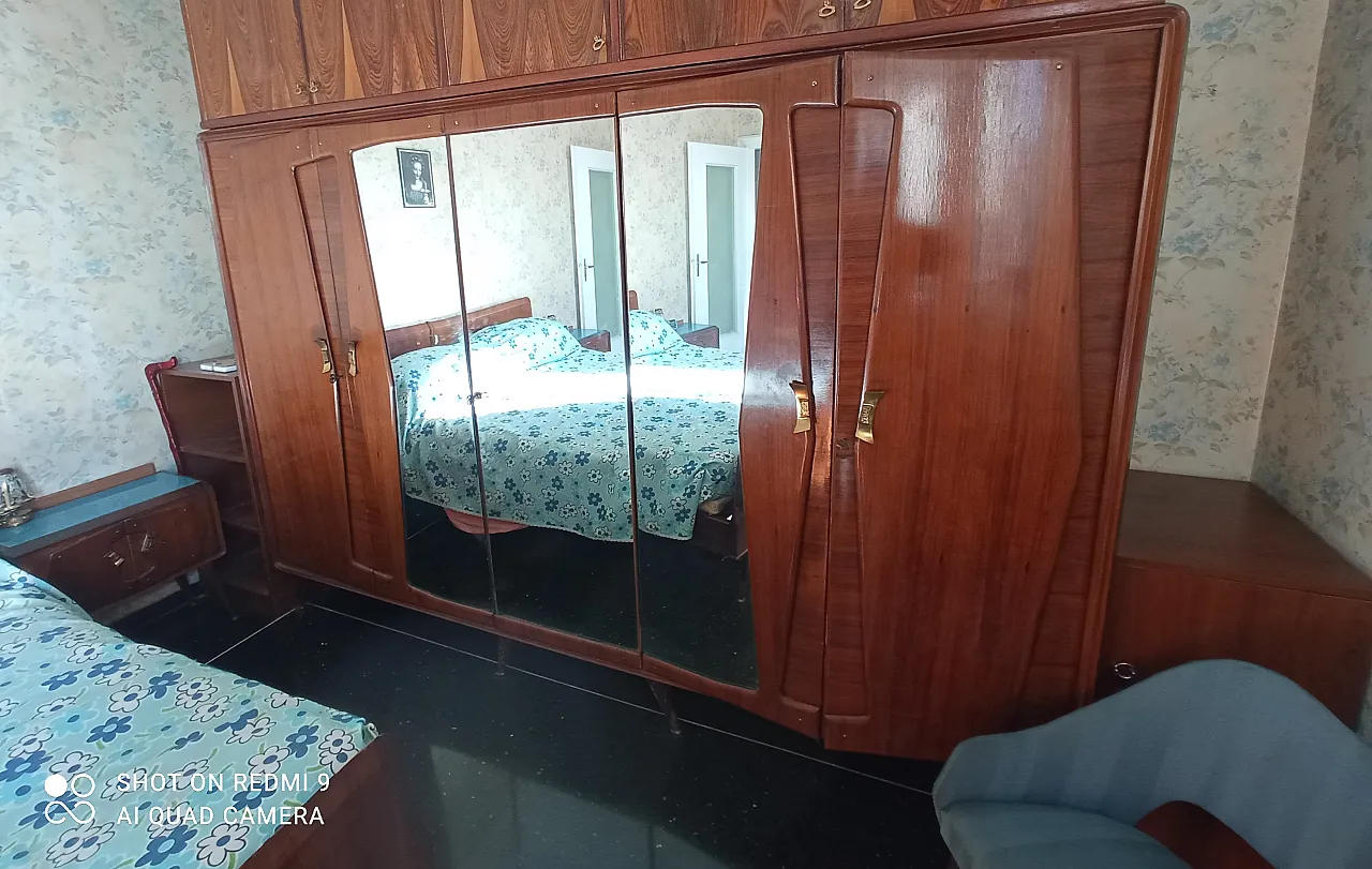 Armadio a 5 ante con letto, anni '60 18