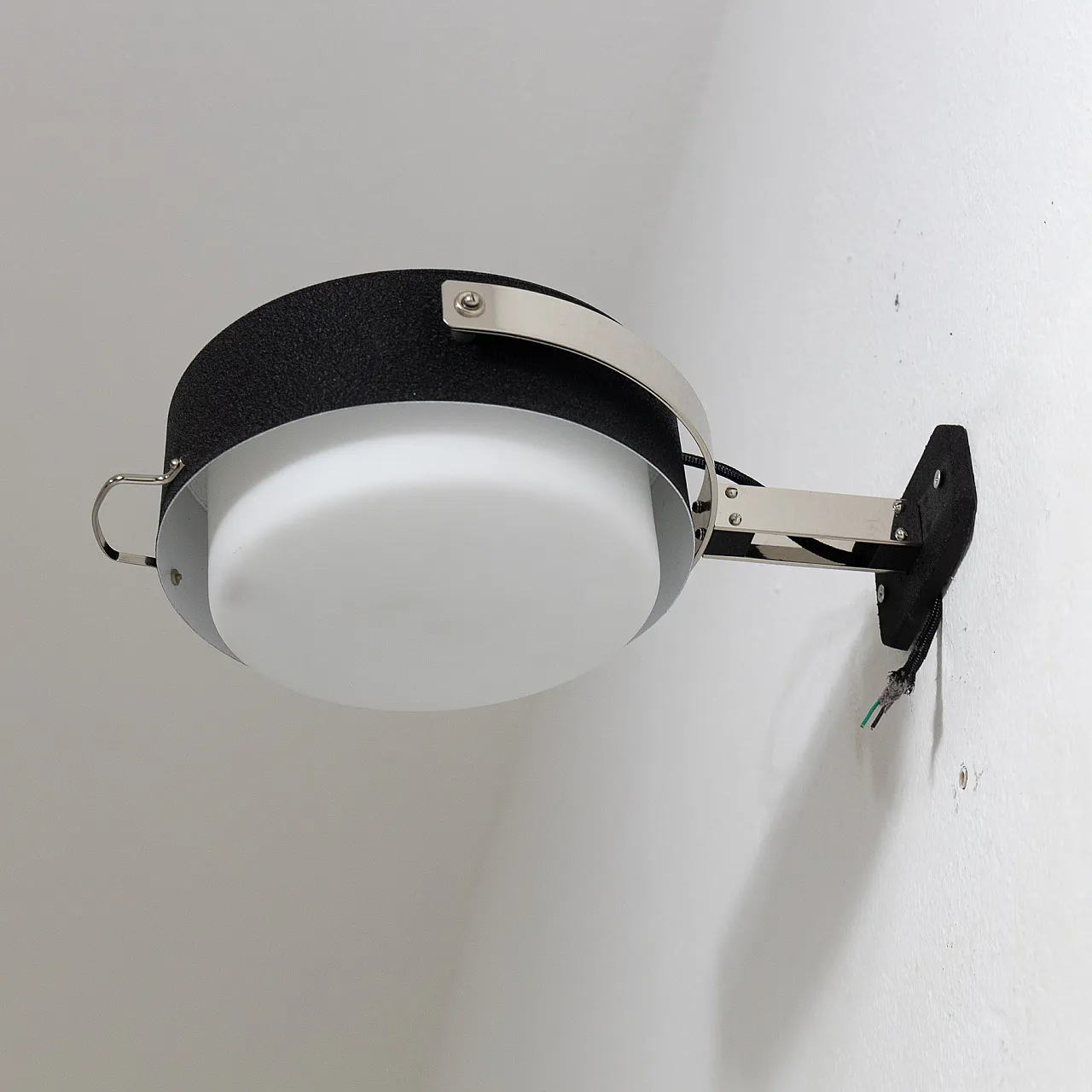 Lampada da parete Targetti modello 2/051, anni '80 7