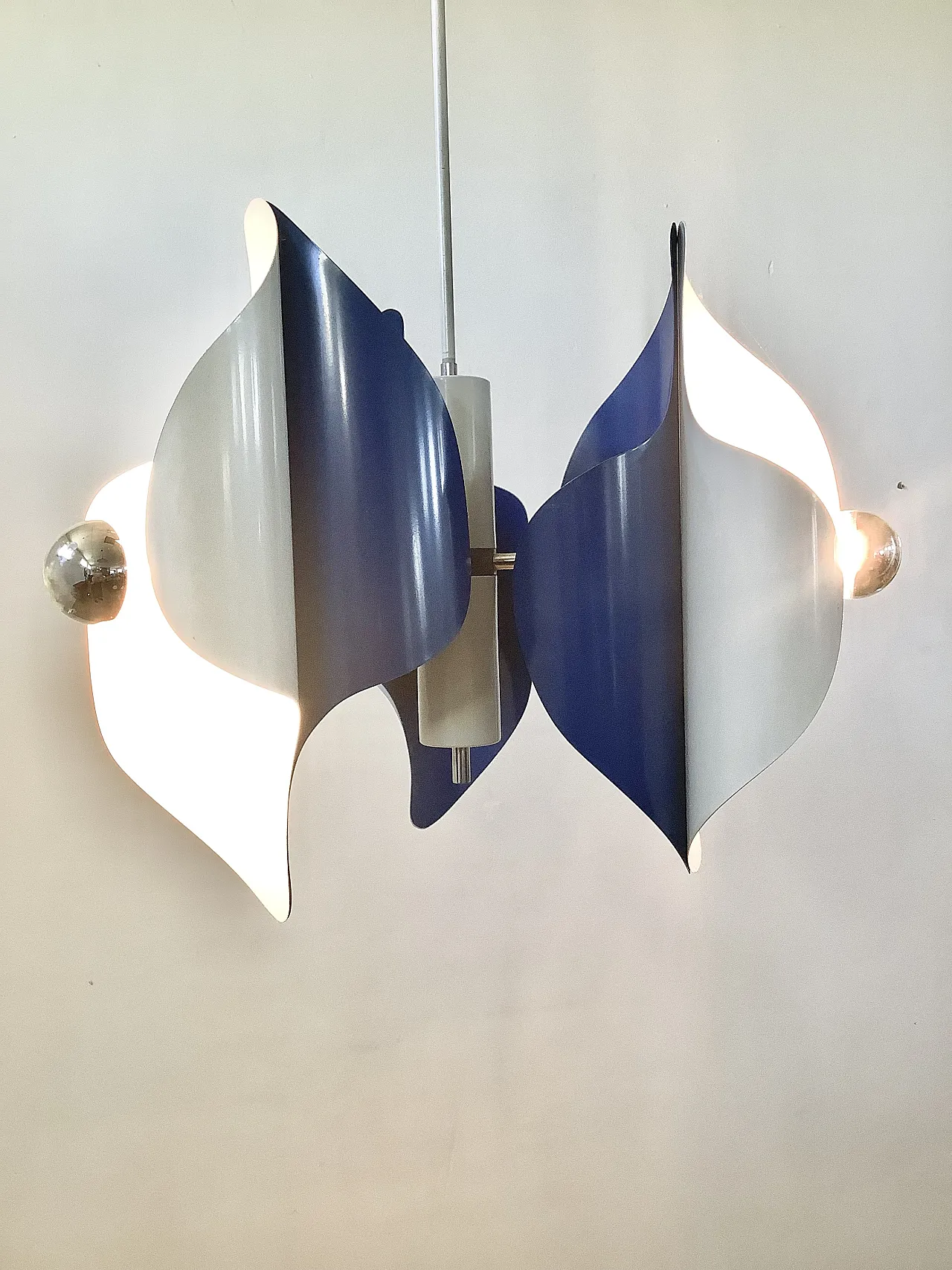 60s chandelier with three lights 5