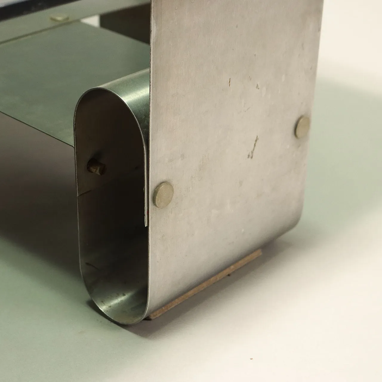 Tavolino in acciaio e vetro fumé, anni '70 7