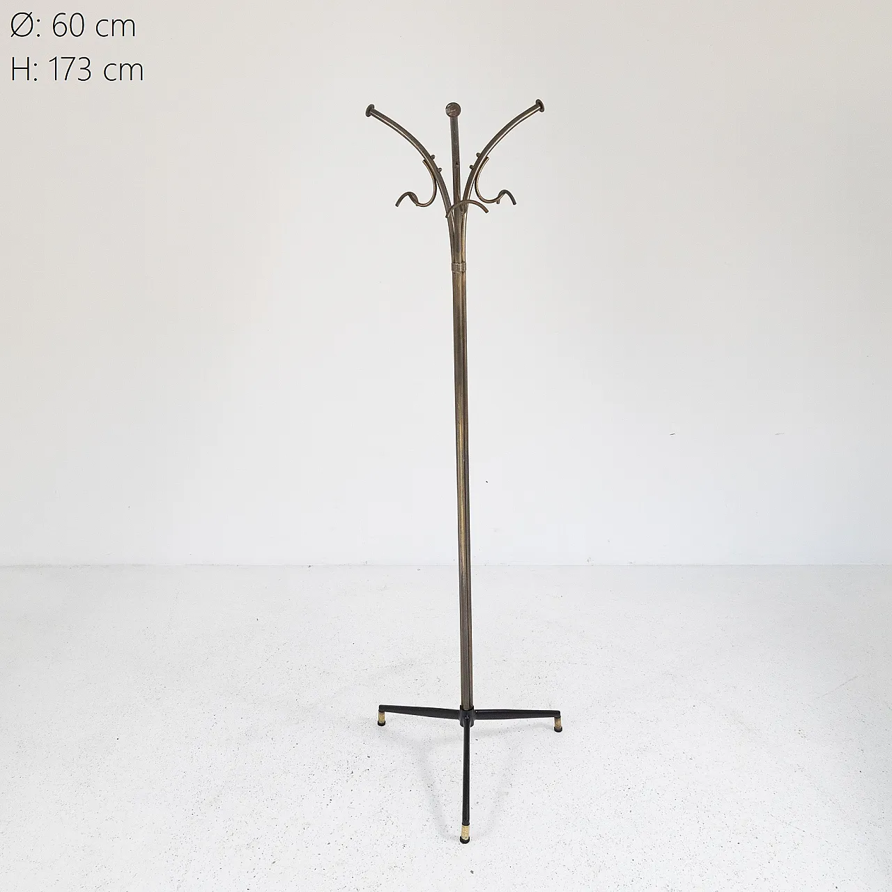 "Appendiabiti da terra in metallo dorato, anni ’50 4