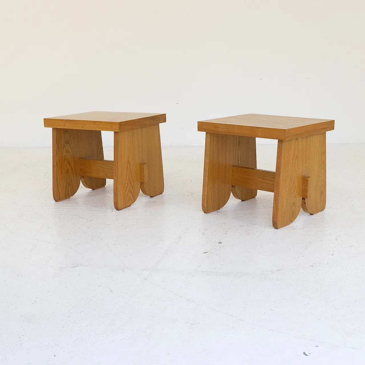 Pair of low sips in ash, 1960s 7