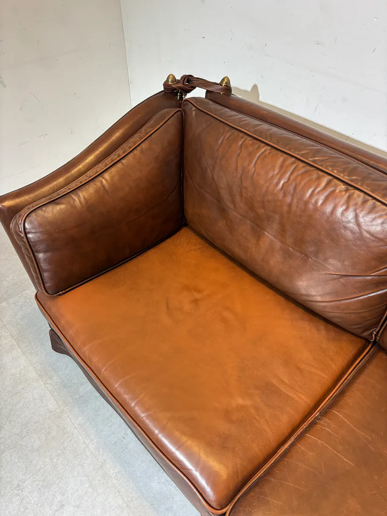 Leather sofa, late 20th century 6