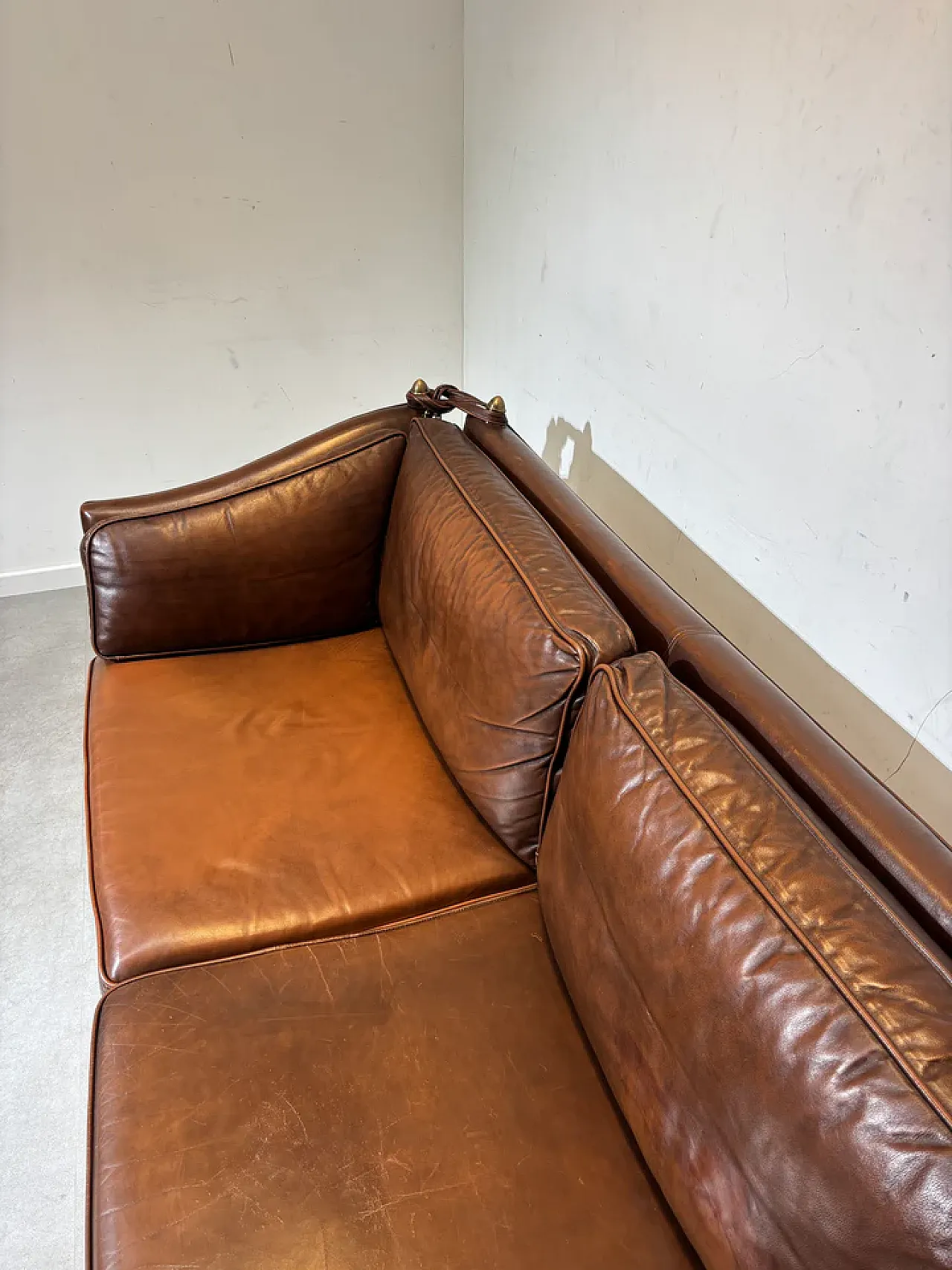 Leather sofa, late 20th century 9