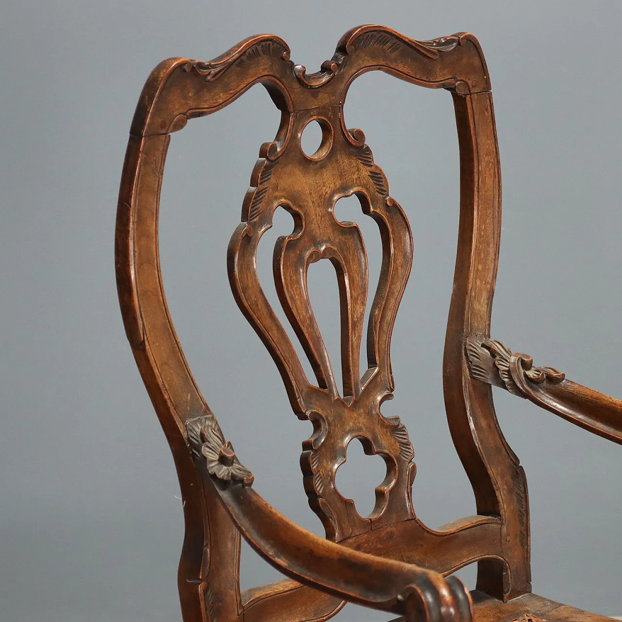 Pair of walnut armchairs in Baroque style, early 20th century 3