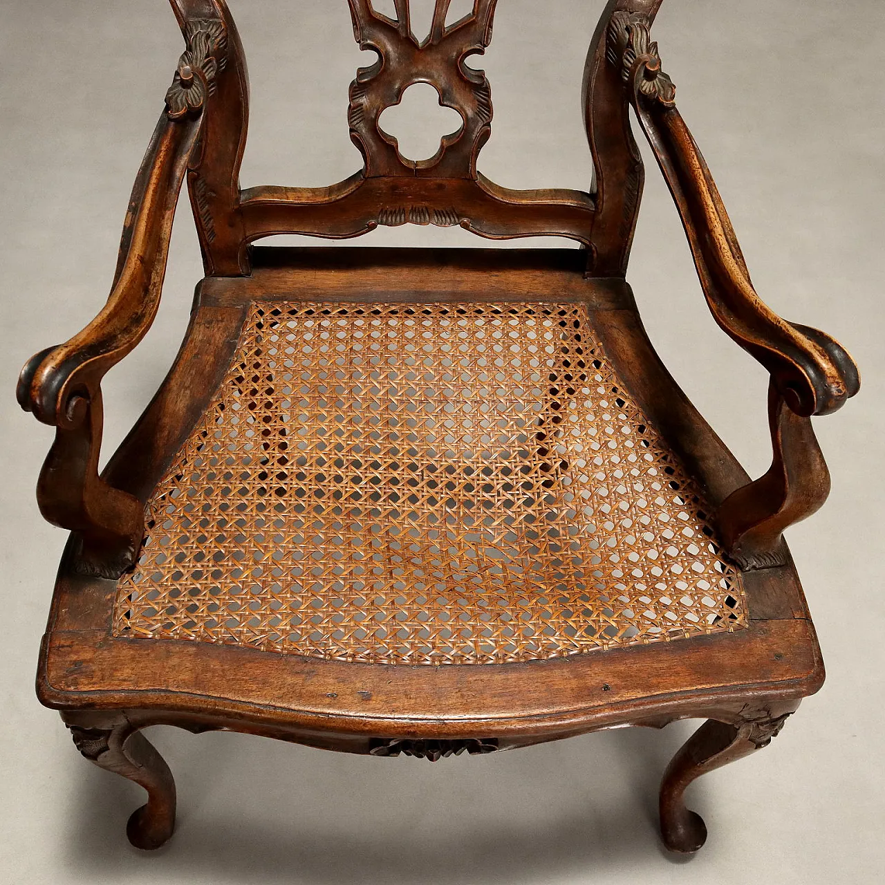 Pair of walnut armchairs in Baroque style, early 20th century 4
