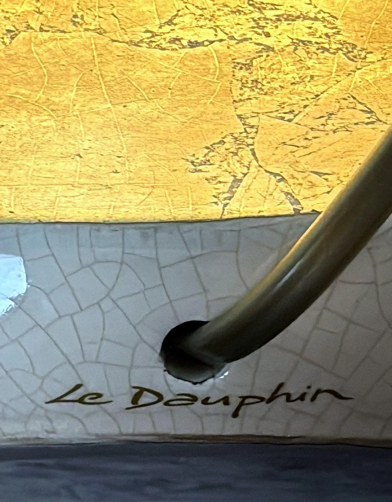 Lampada da tavolo Le Dauphin in porcellana, anni '70 19