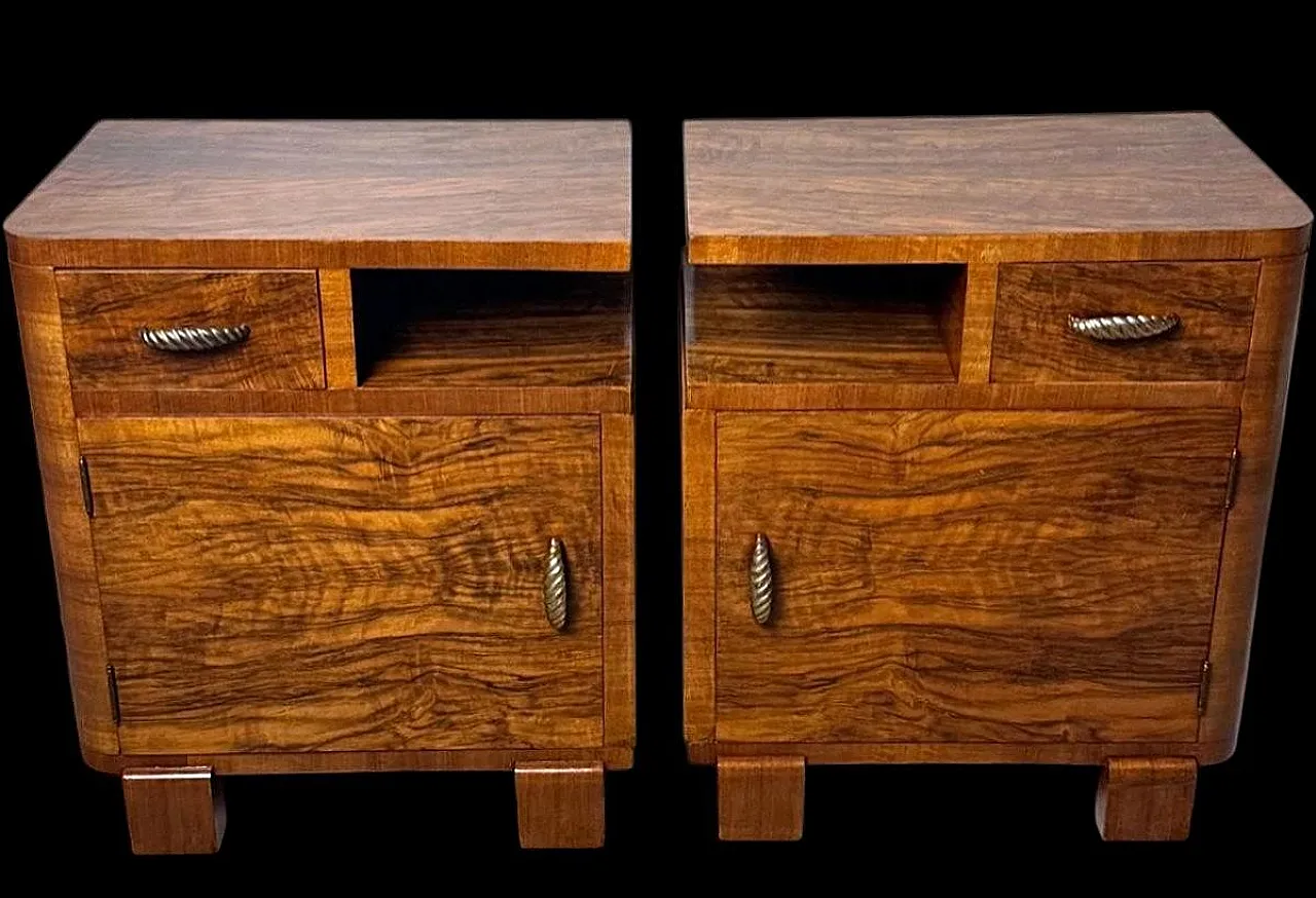 Coppia di comodini in noce in stile Art Déco, anni '30 2