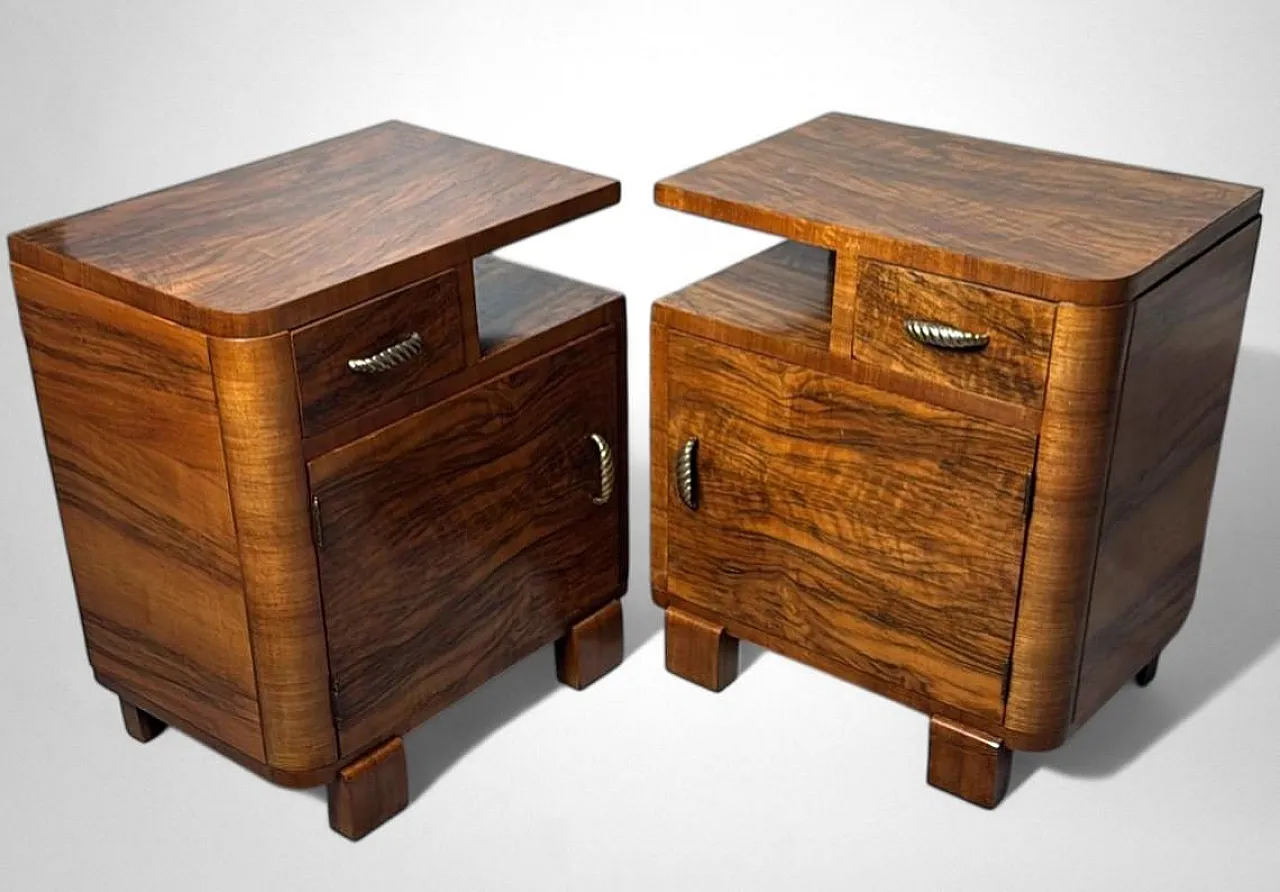 Coppia di comodini in noce in stile Art Déco, anni '30 6