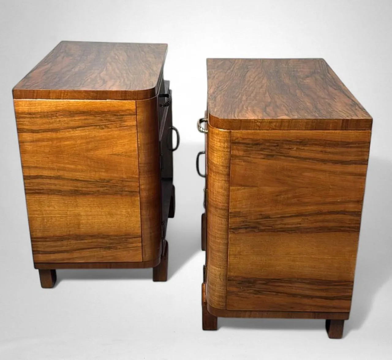 Coppia di comodini in noce in stile Art Déco, anni '30 8