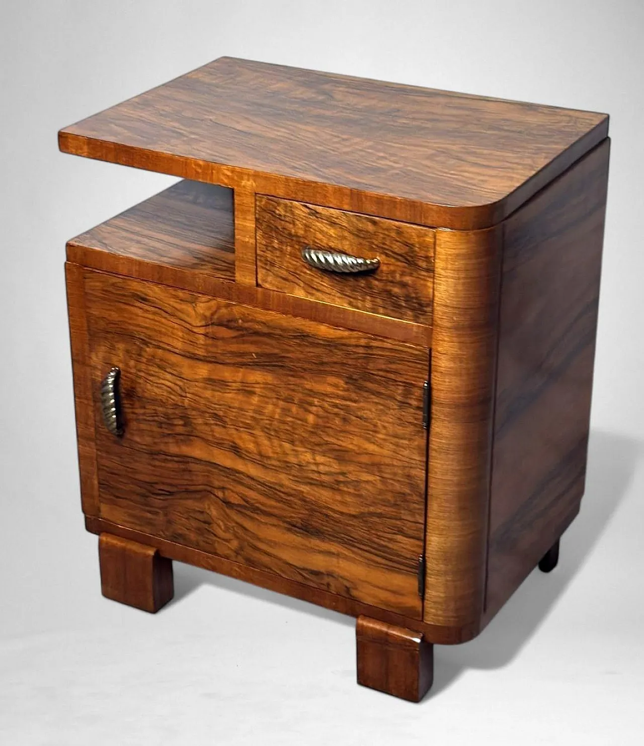 Coppia di comodini in noce in stile Art Déco, anni '30 13