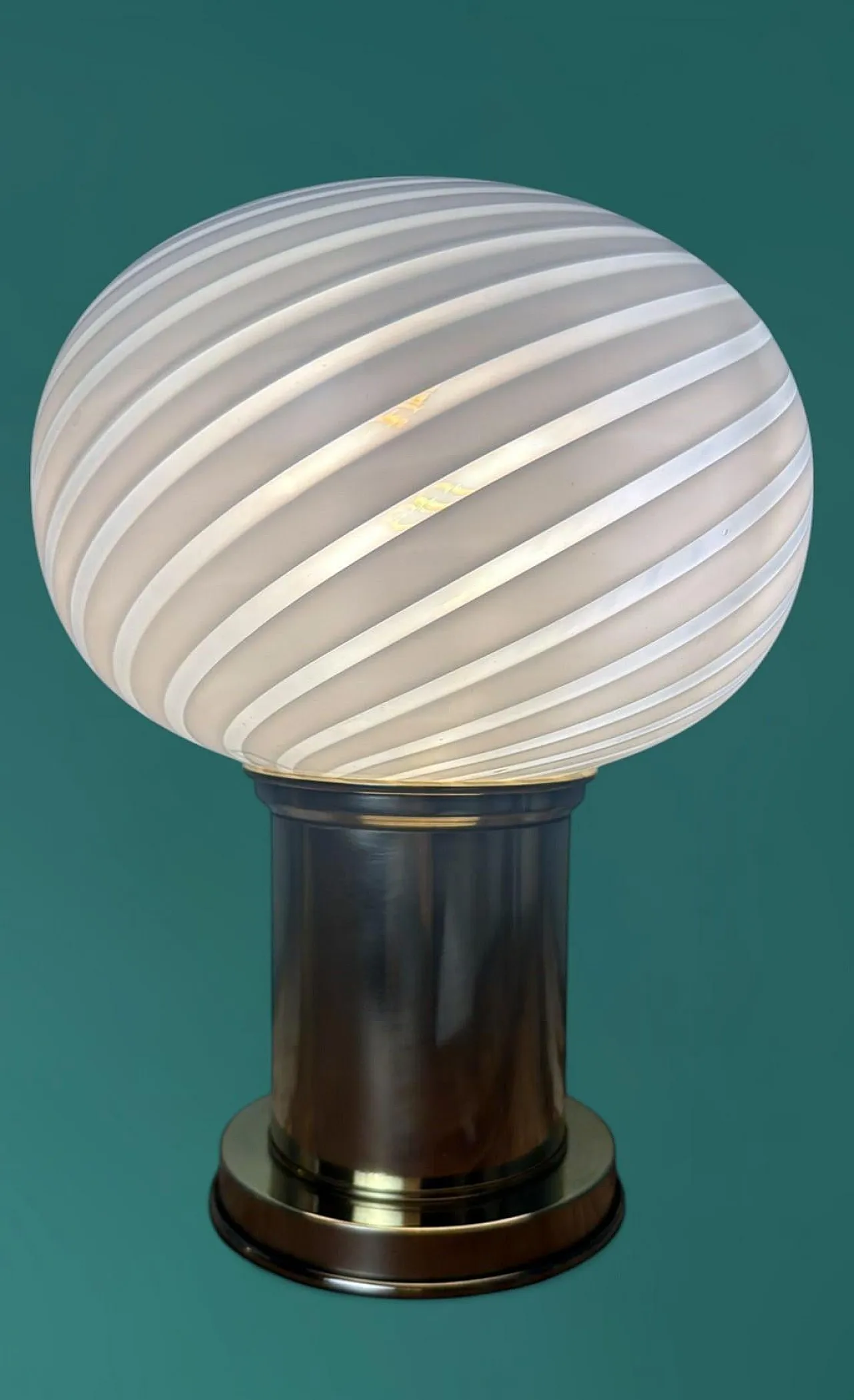 Coppia di lampade in ottone e vetro di Murano, anni '80 12