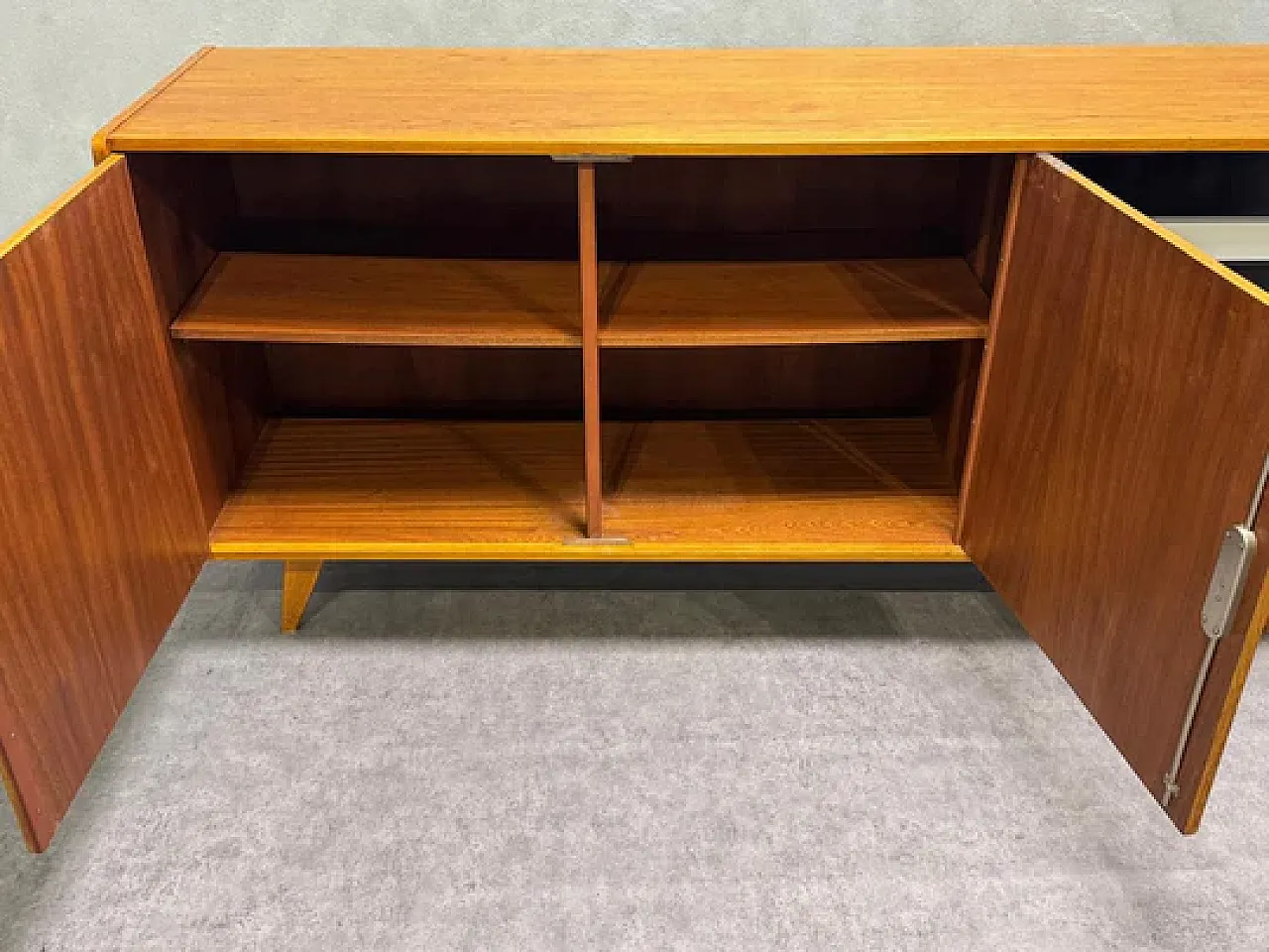 U-460 sideboard by Jiri Jiroutek for Interier Praha, 1960s 5