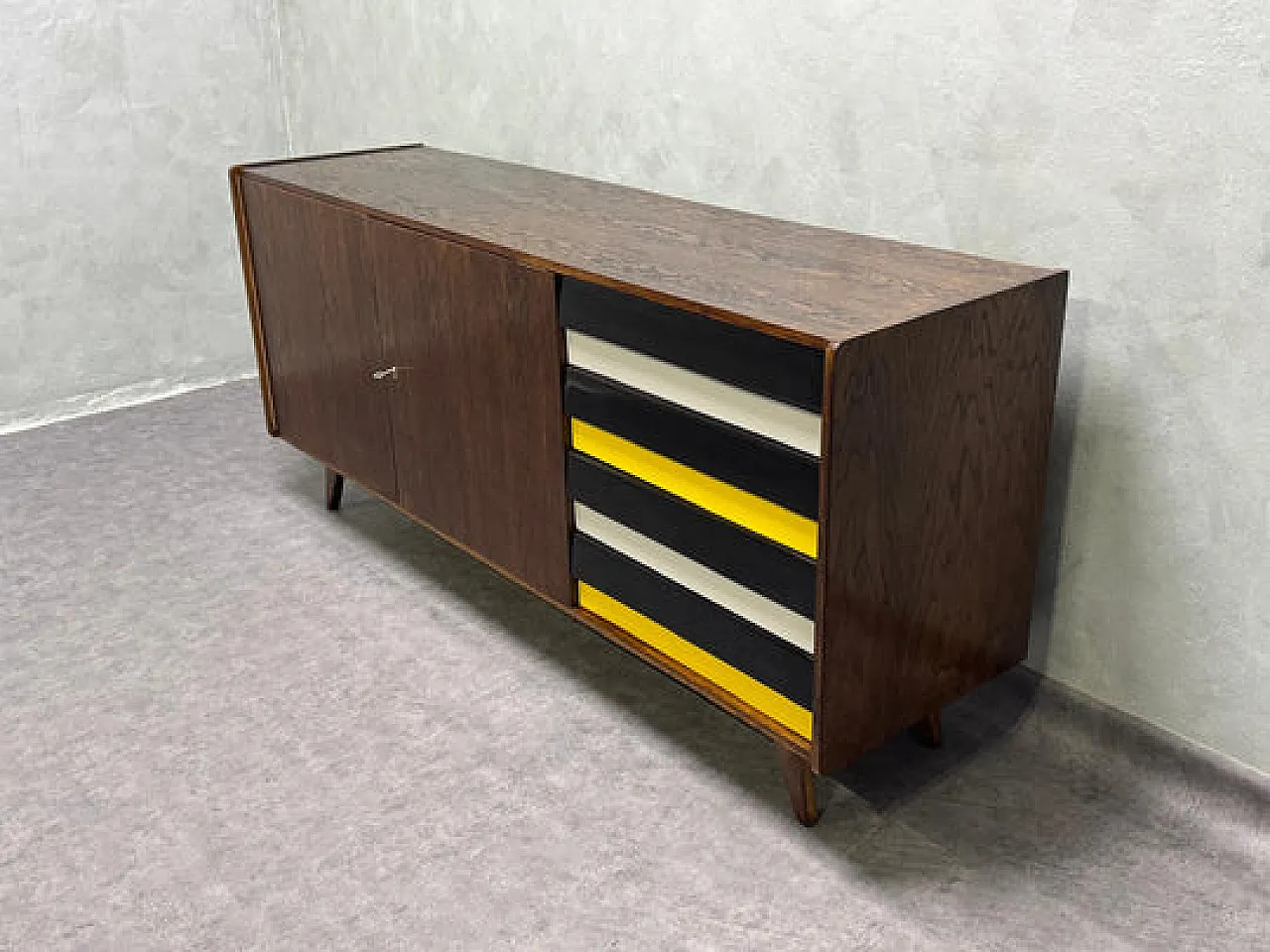 Credenza U-460 di Jiri Jiroutek per Interier Praha, anni '60 5
