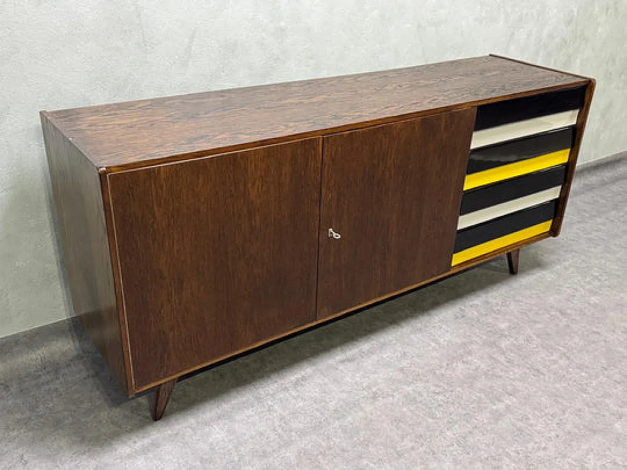 Credenza U-460 di Jiri Jiroutek per Interier Praha, anni '60 7