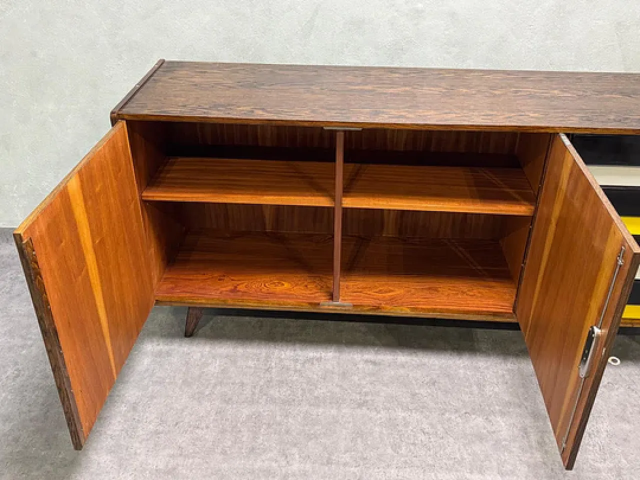 Credenza U-460 di Jiri Jiroutek per Interier Praha, anni '60 9