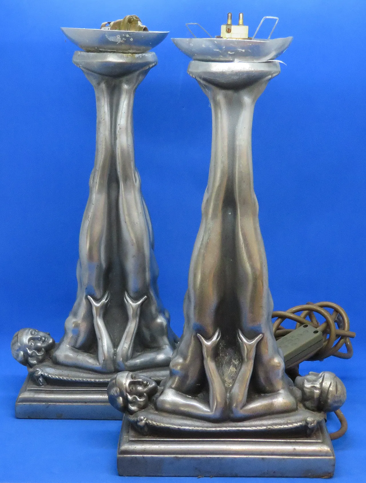 Dopo Gustav Adolf Daumiller una coppia di basi di lampade per la ginnasta art deco 1