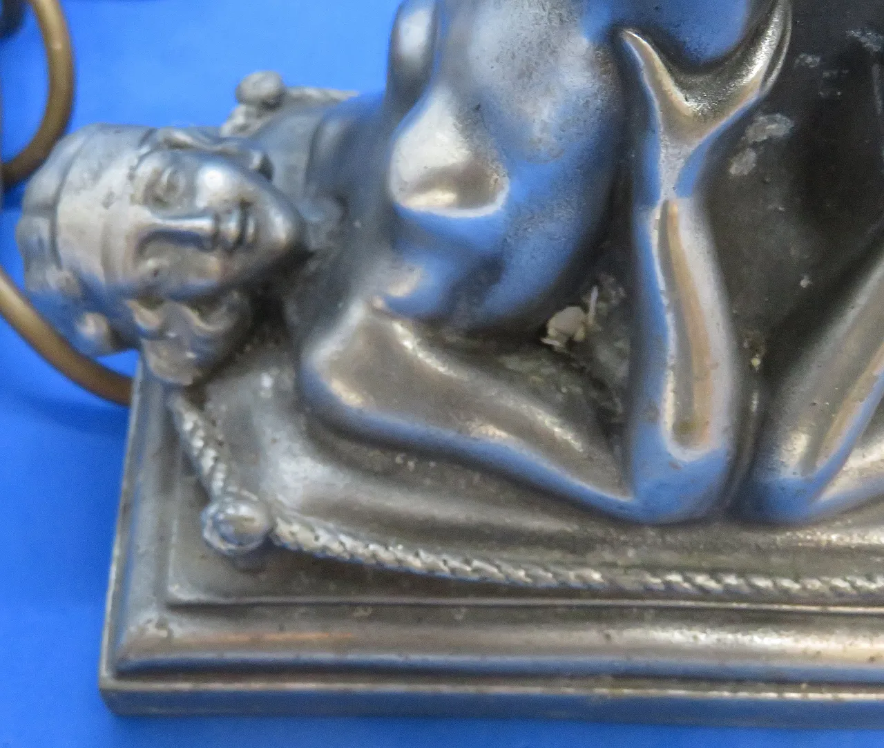 Dopo Gustav Adolf Daumiller una coppia di basi di lampade per la ginnasta art deco 5