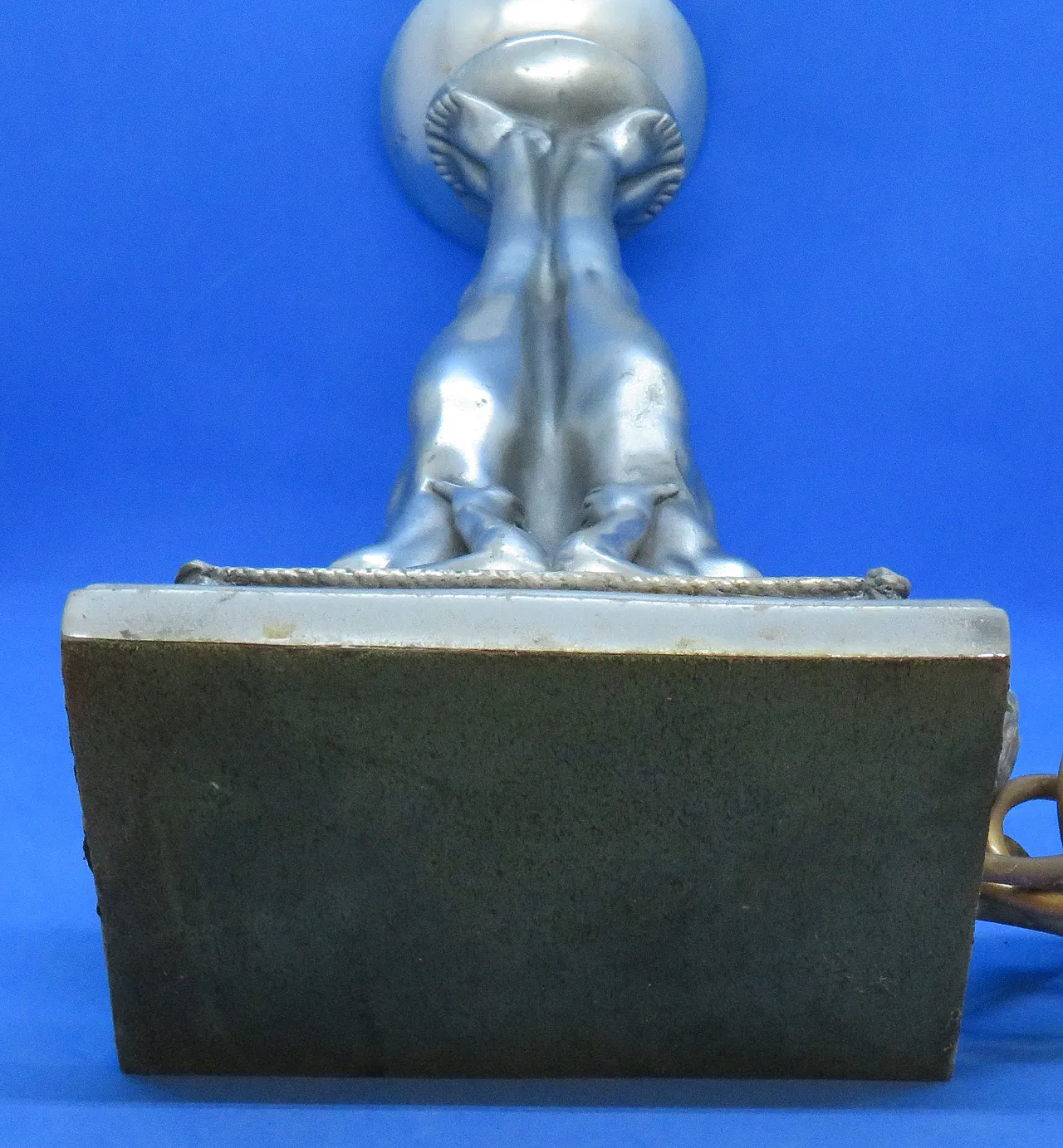 Dopo Gustav Adolf Daumiller una coppia di basi di lampade per la ginnasta art deco 11