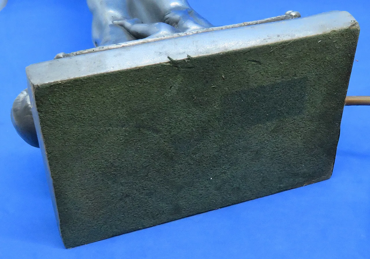 Dopo Gustav Adolf Daumiller una coppia di basi di lampade per la ginnasta art deco 21