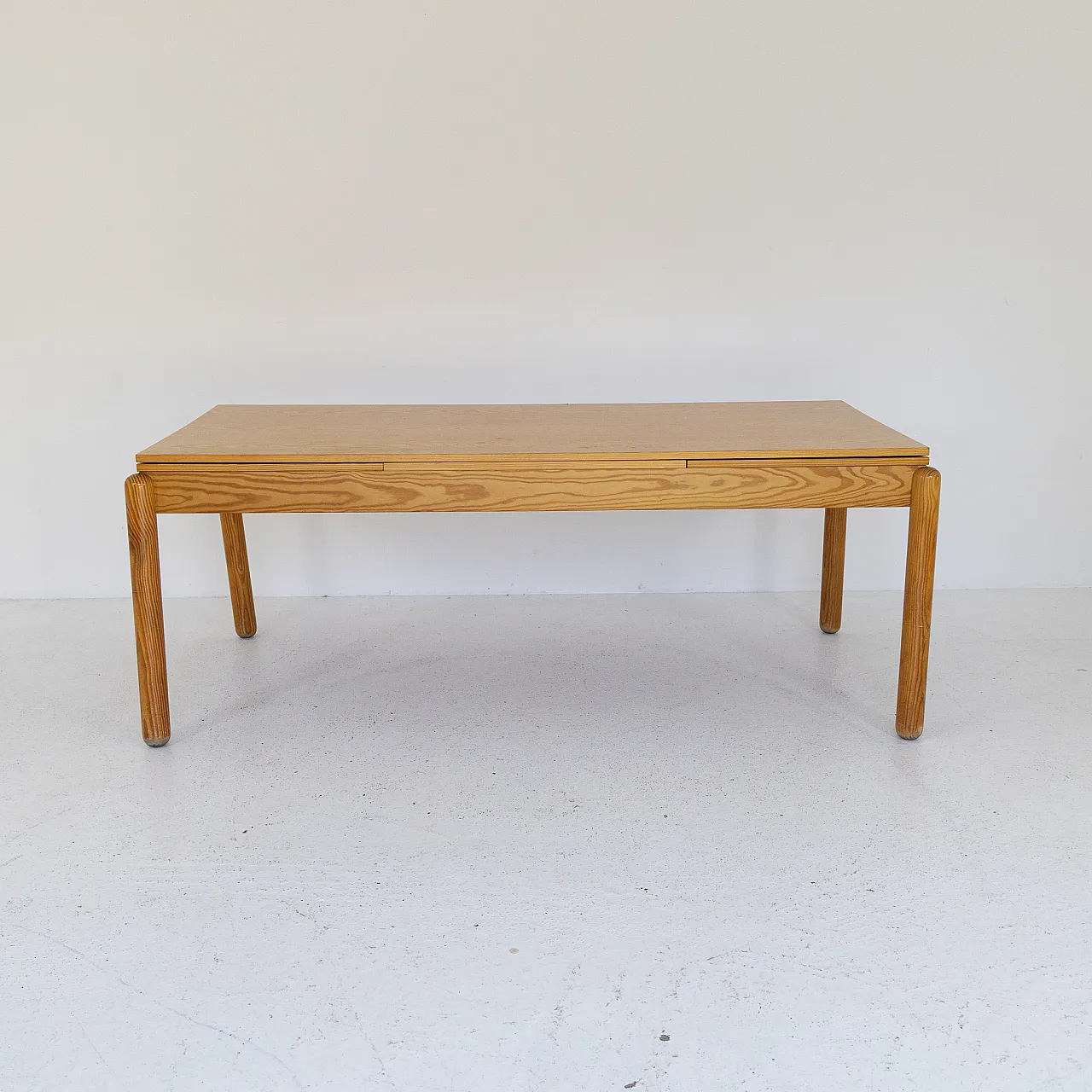 Extendable larch wood table, 1970s 4