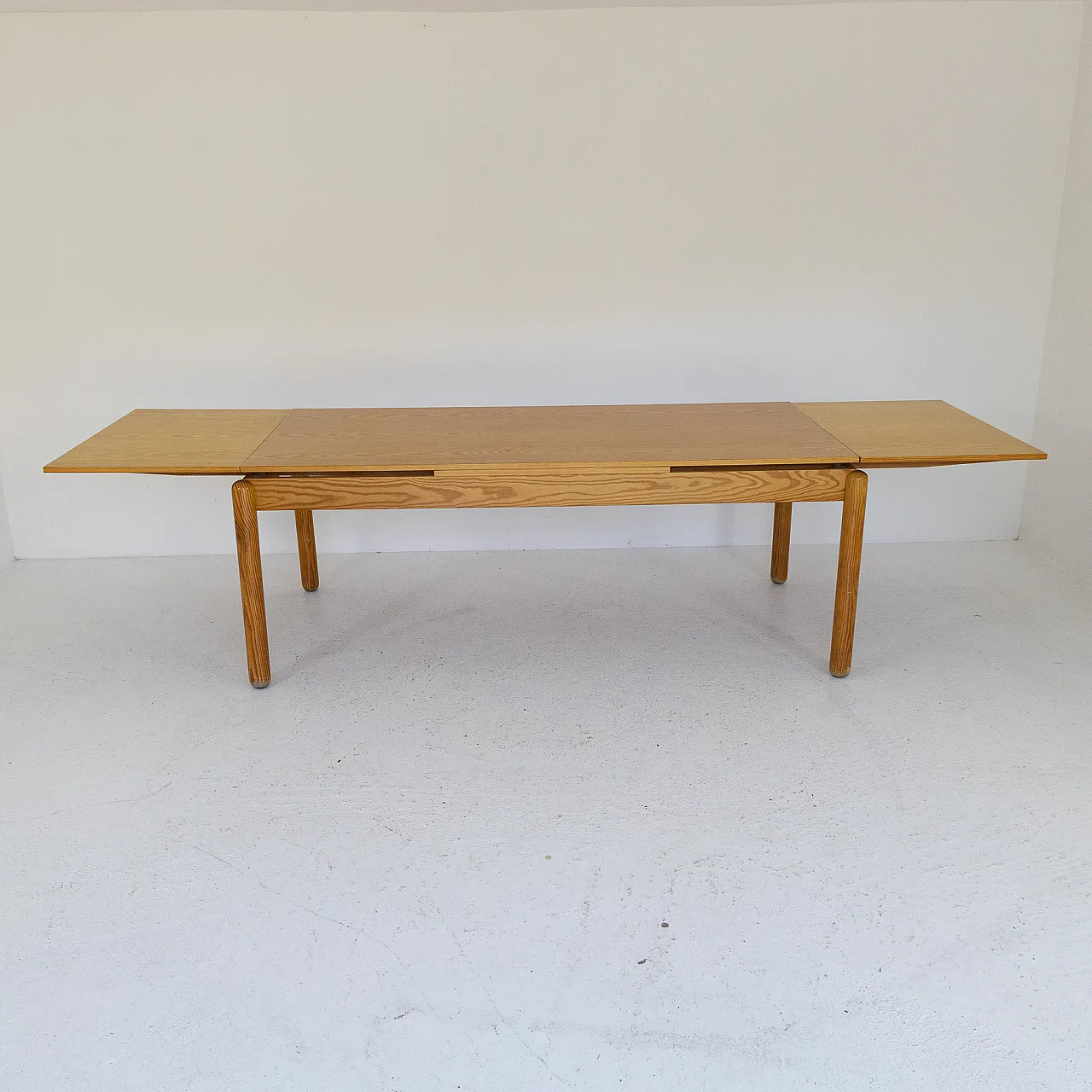 Extendable larch wood table, 1970s 5
