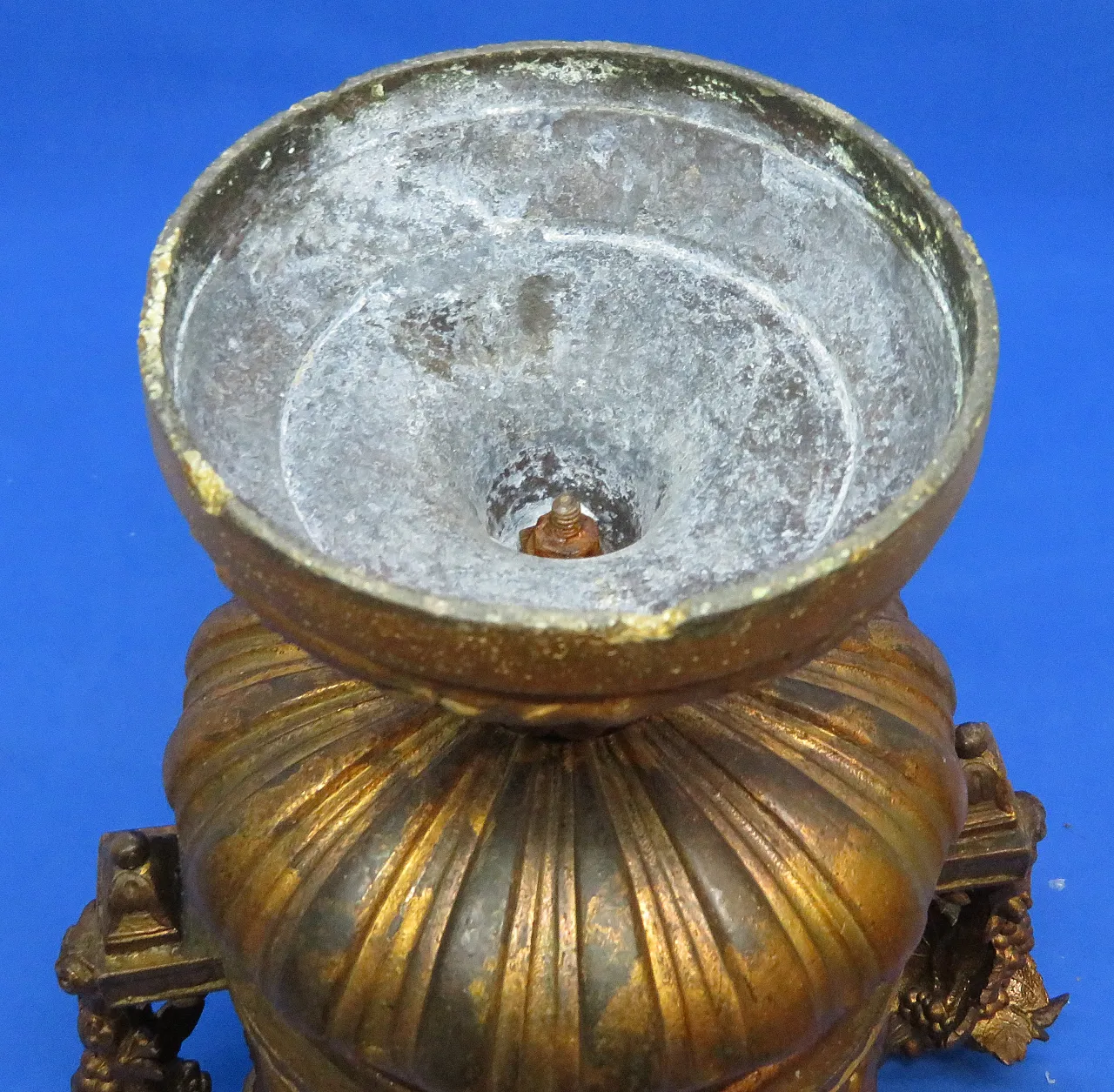 Vaso urna lidded clodion bronzato metallico bronzato 18