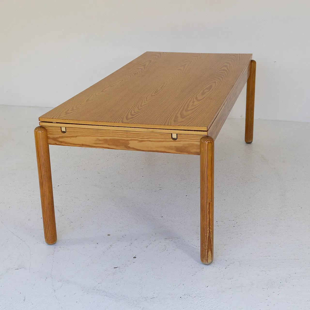 Extendable larch wood table, 1970s 9