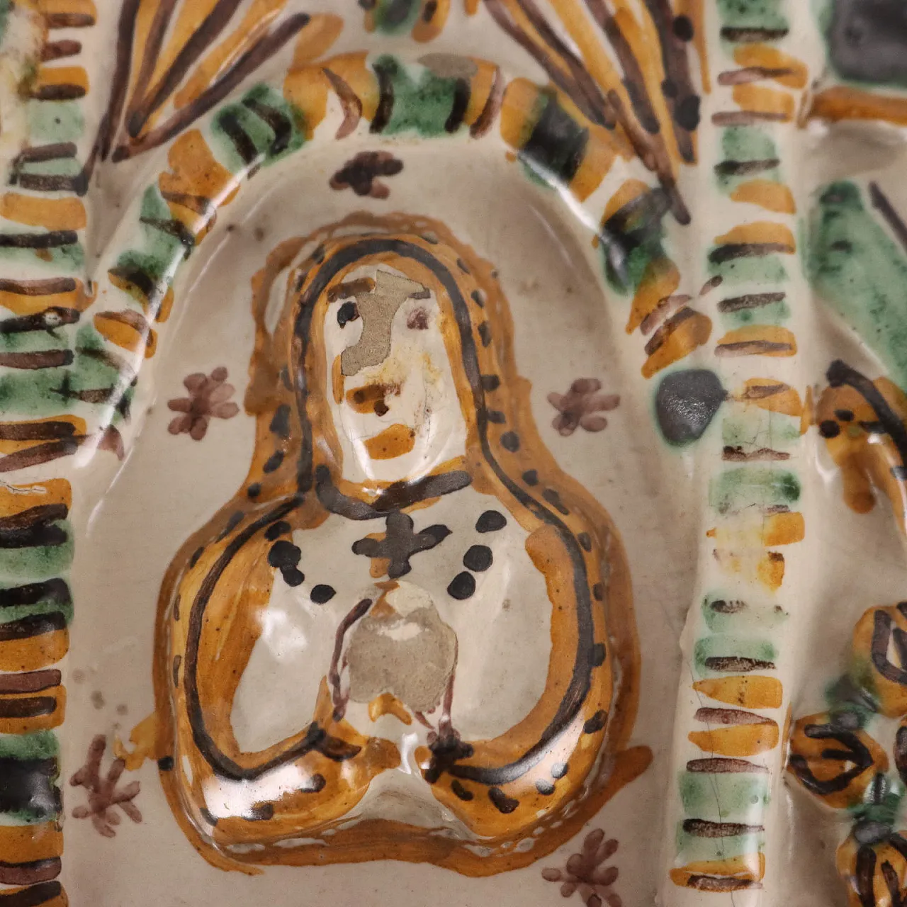 Acquasantiera in ceramica di manifattura di Cerreto Sannita, inizio '800 4