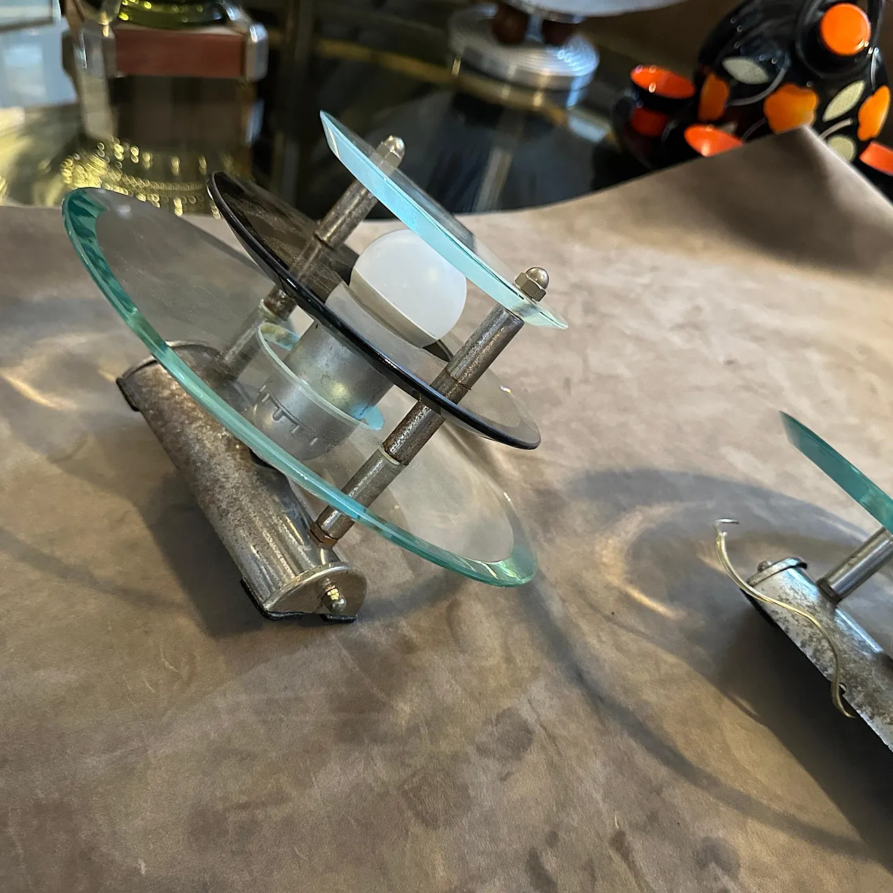 Coppia di applique in vetro e metallo cromato di Veca, anni '60 6