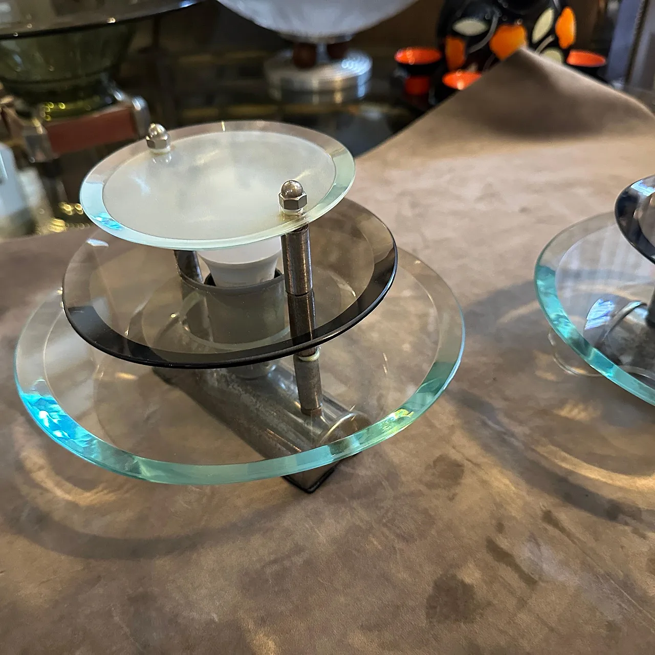 Coppia di applique in vetro e metallo cromato di Veca, anni '60 7