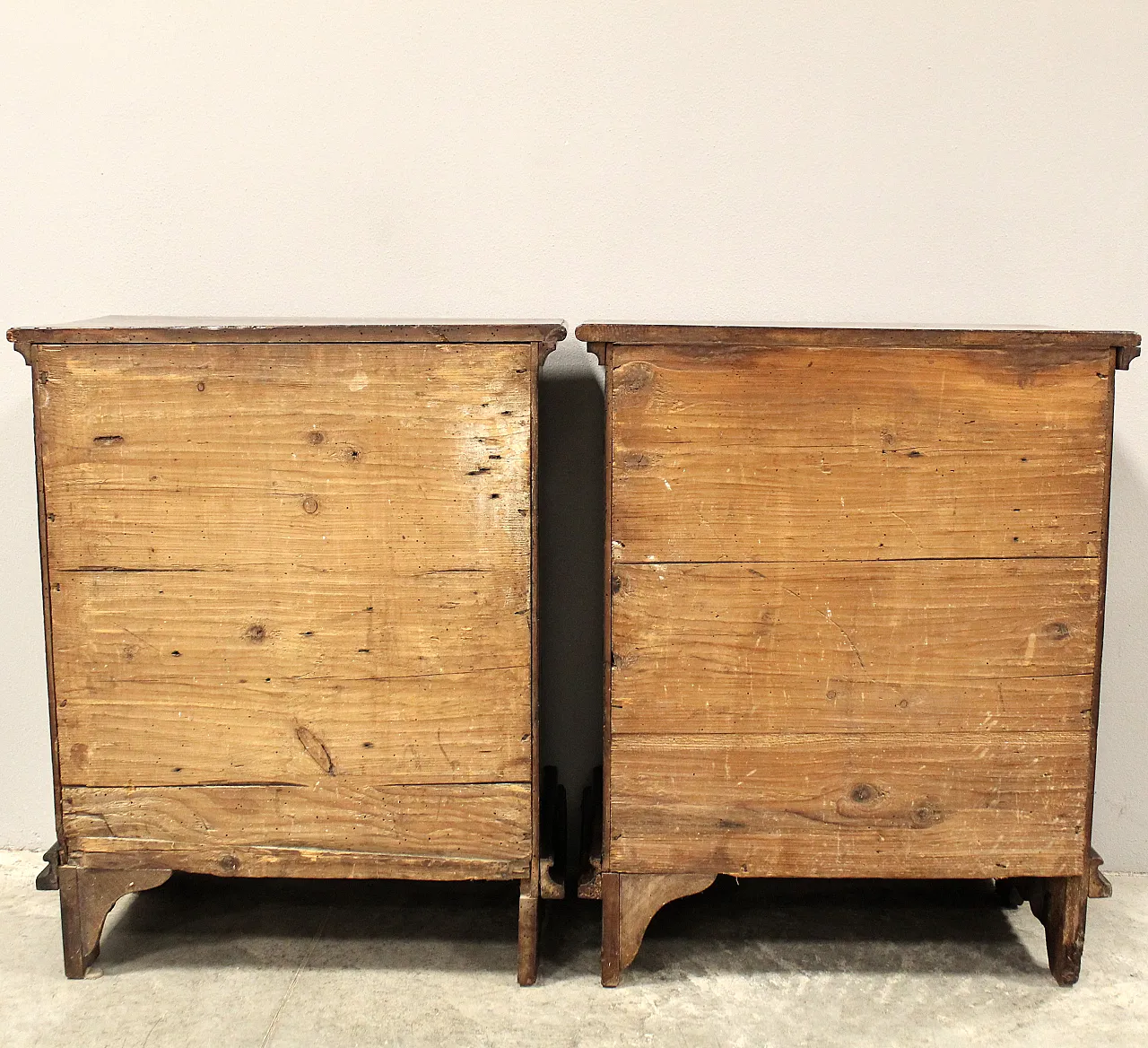 Couple comfortable bedside table louis xv in walnut '700 Italy 12