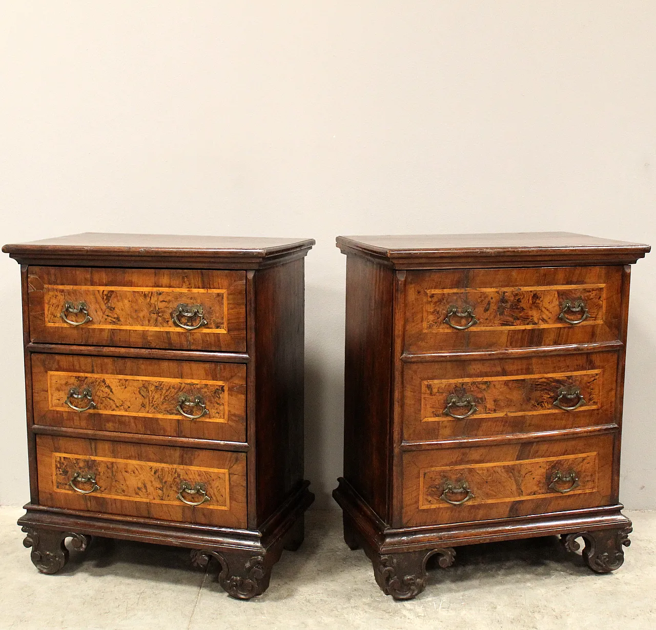 Couple comfortable bedside table louis xv in walnut '700 Italy 13