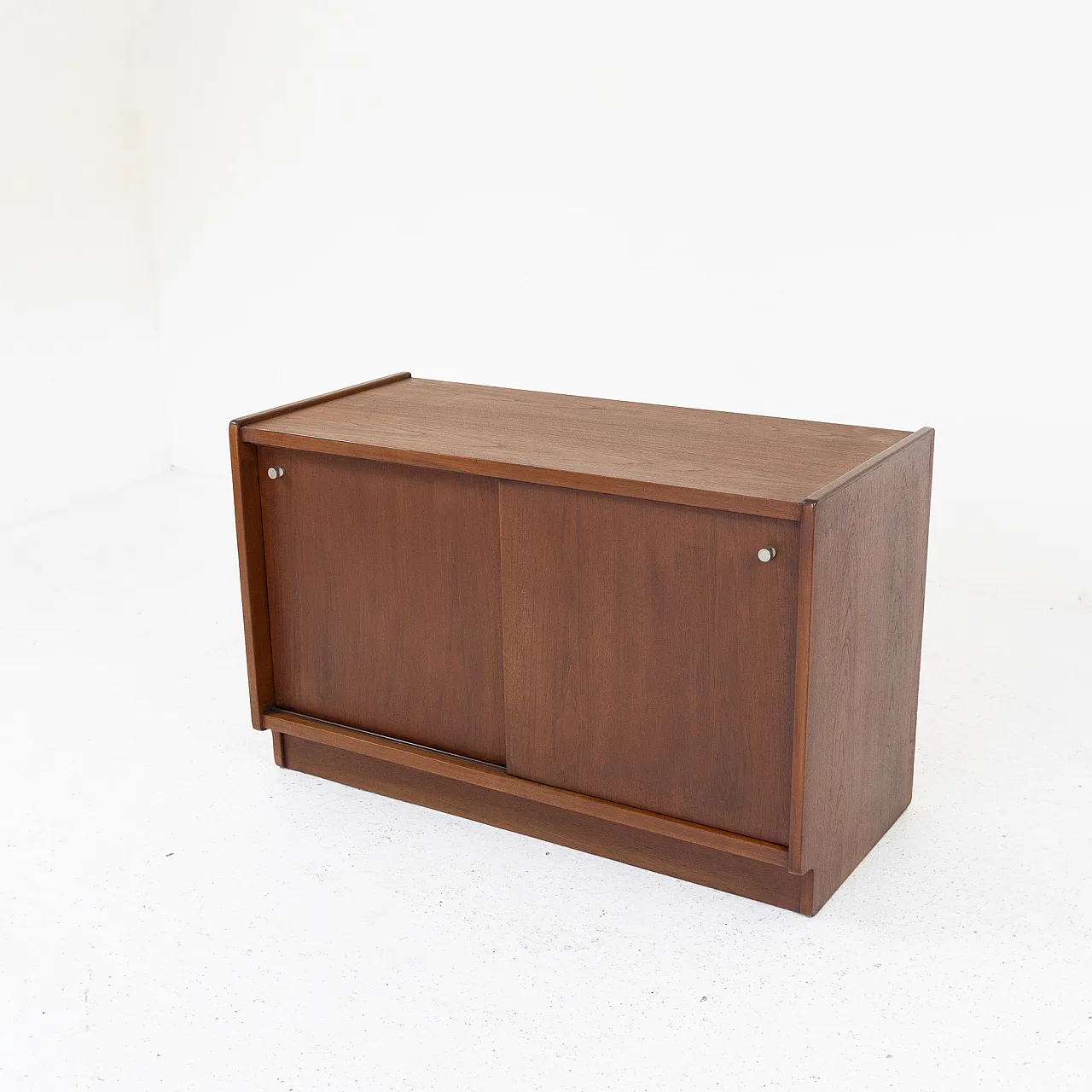 Little sideboard in teak with sliding doors, 1960s 1