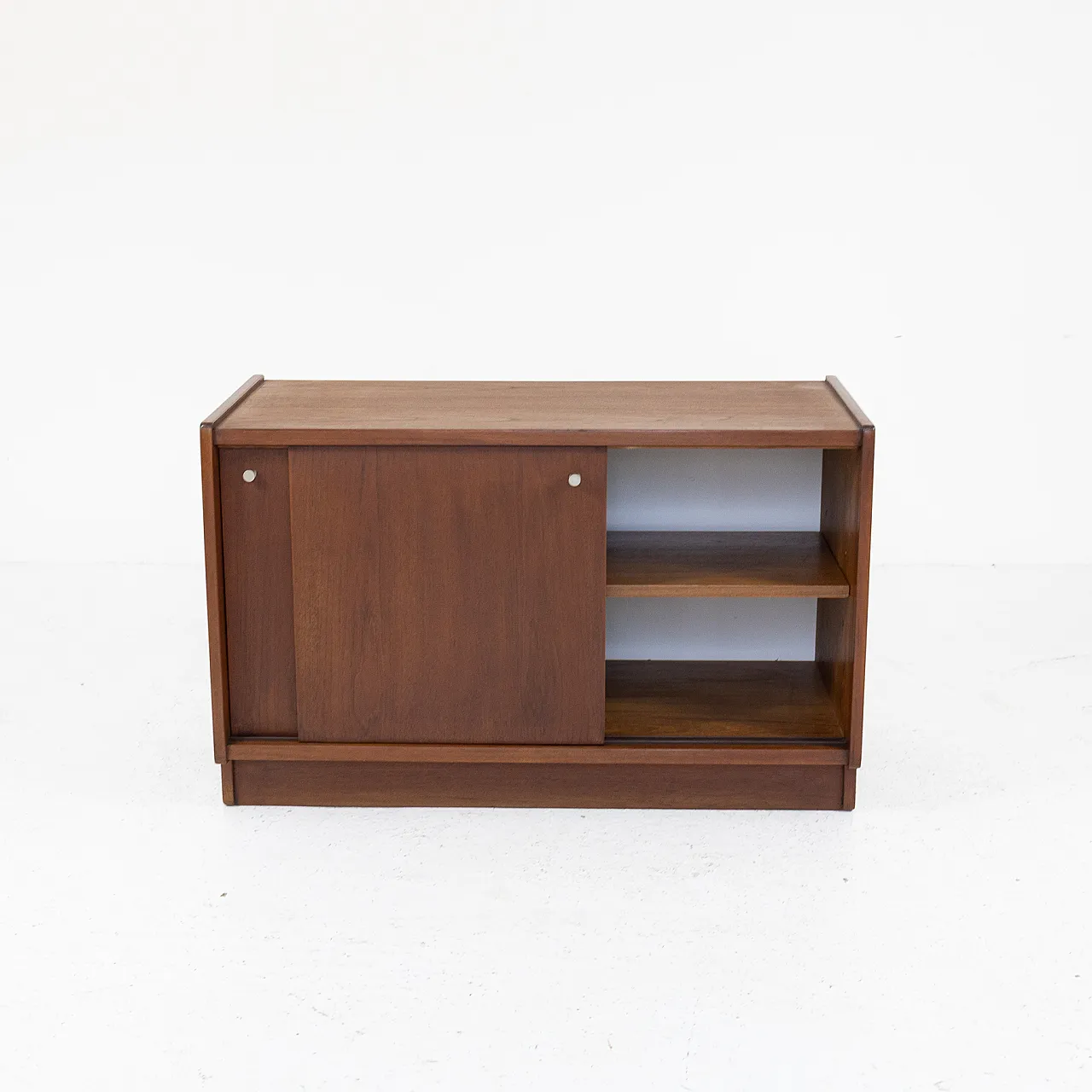 Little sideboard in teak with sliding doors, 1960s 3