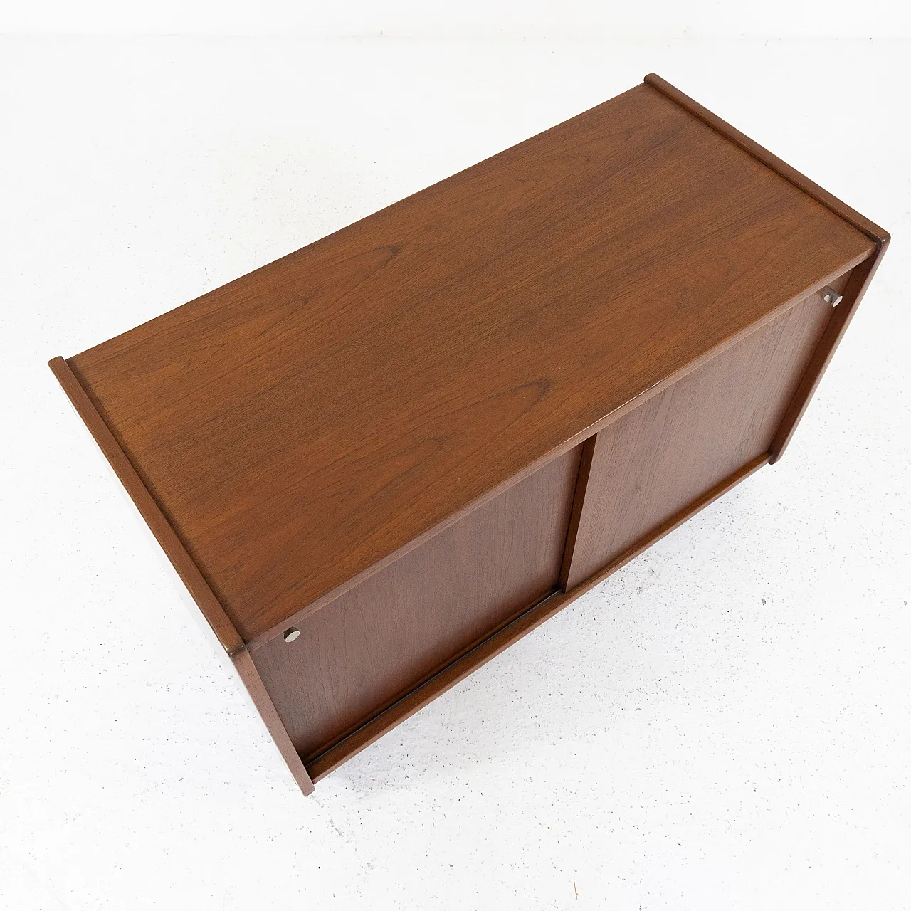 Little sideboard in teak with sliding doors, 1960s 7