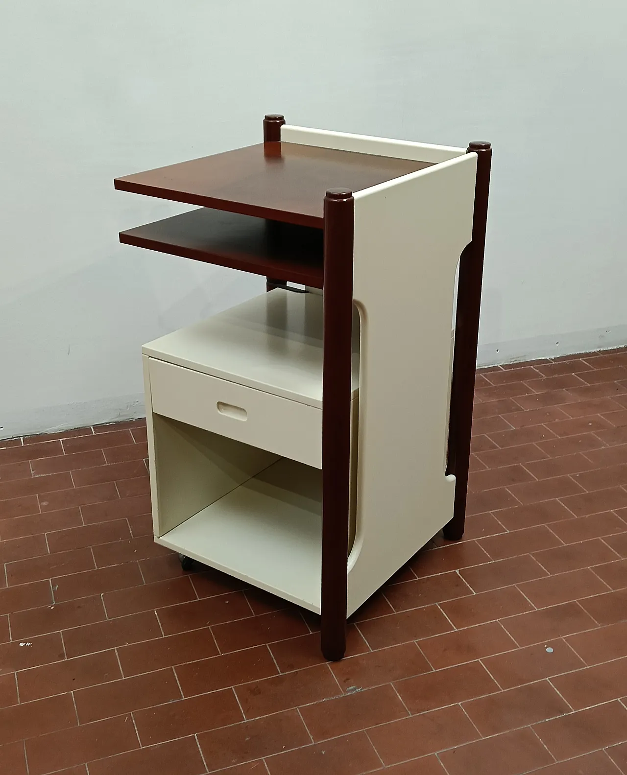 Scaffaletto  portatelefono anni '60 17