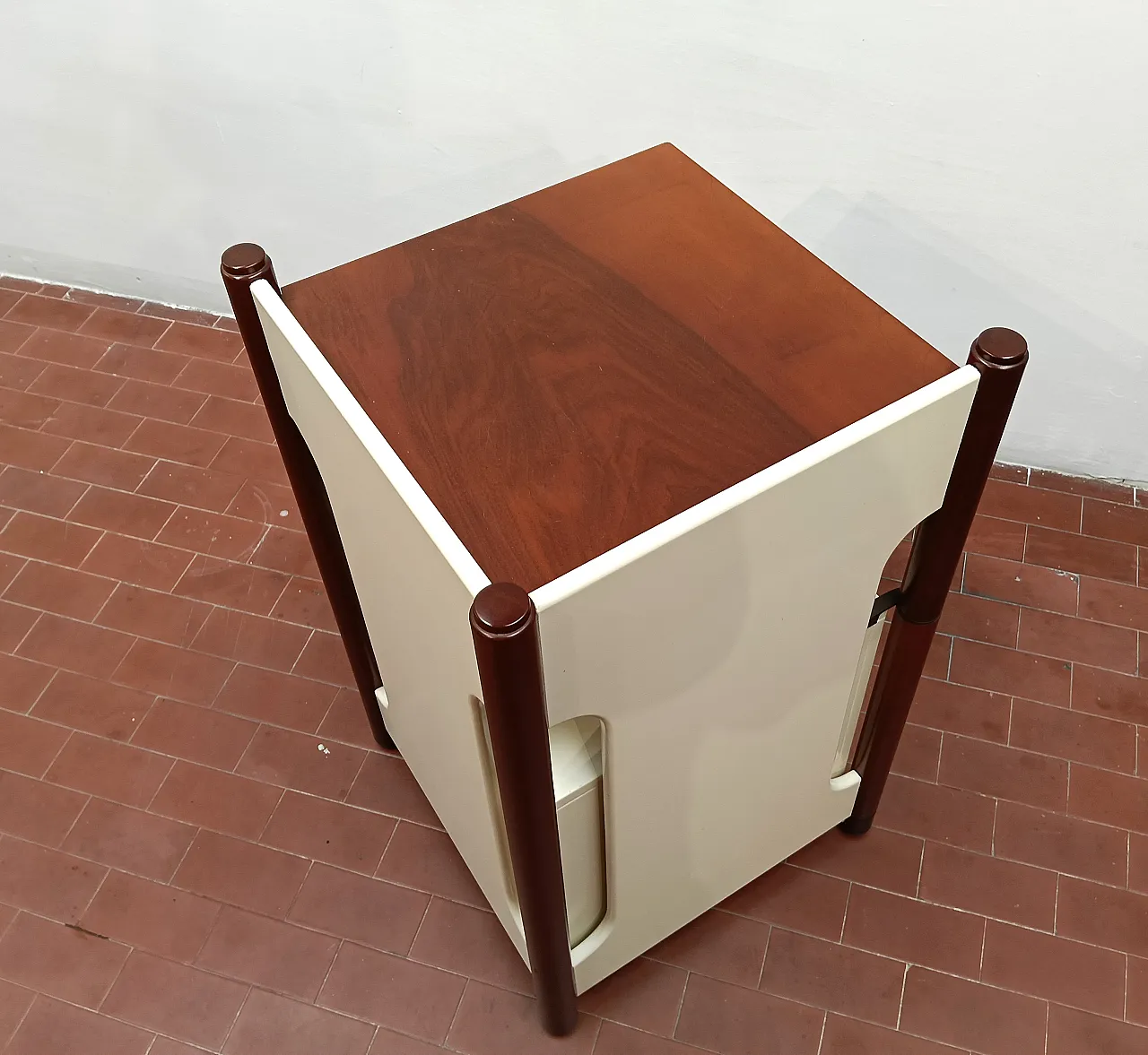 Scaffaletto  portatelefono anni '60 20