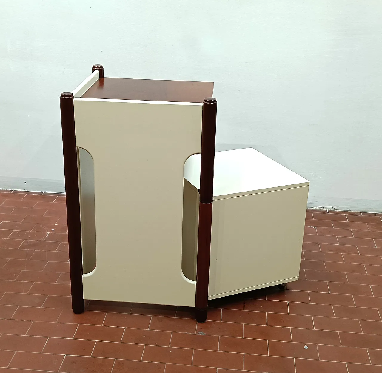 Scaffaletto  portatelefono anni '60 21