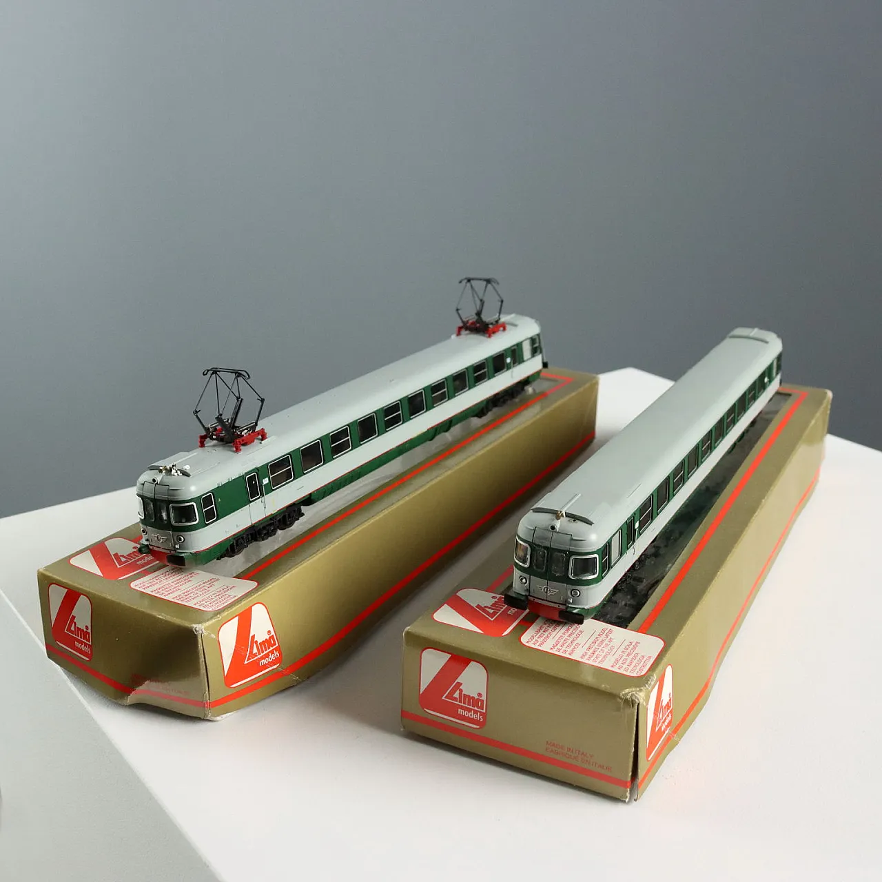 Lima 208165L, railcar and wagon with box, 1980s | intOndo