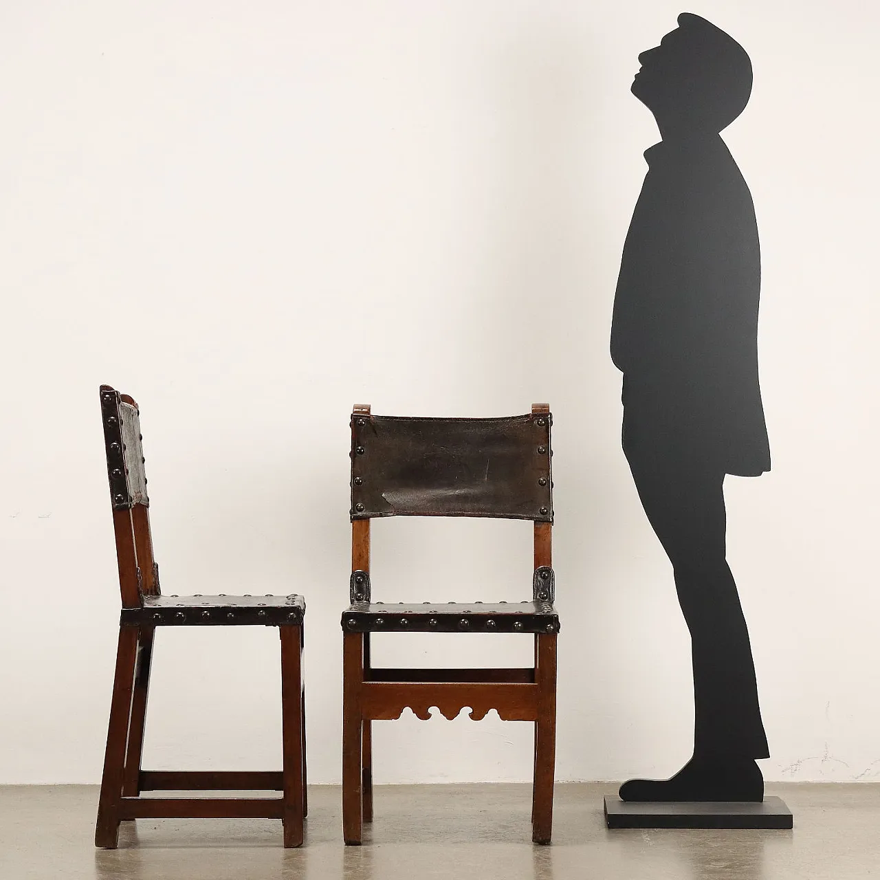 4 Sedie barocche in pelle e noce, '700 2