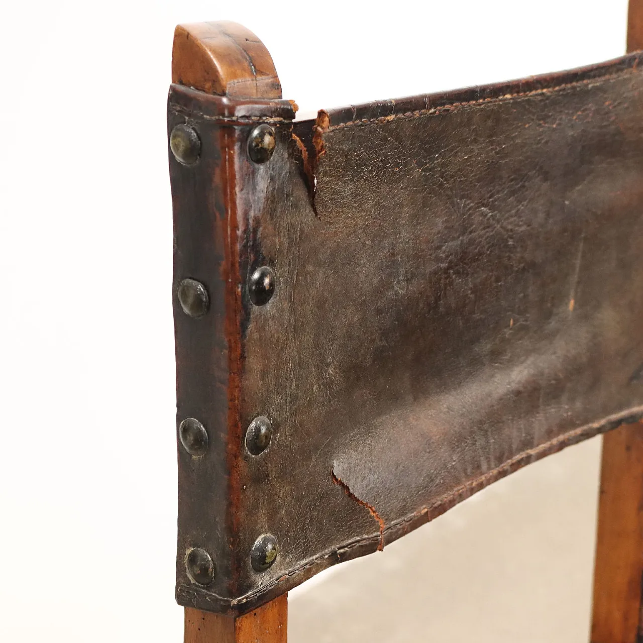 4 Sedie barocche in pelle e noce, '700 4