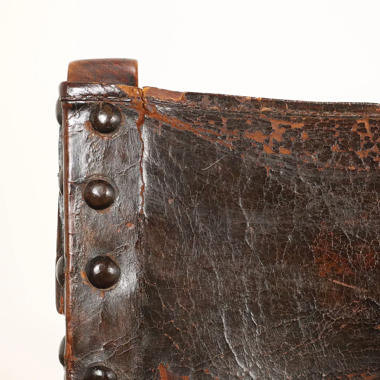 4 Sedie barocche in pelle e noce, '700 5